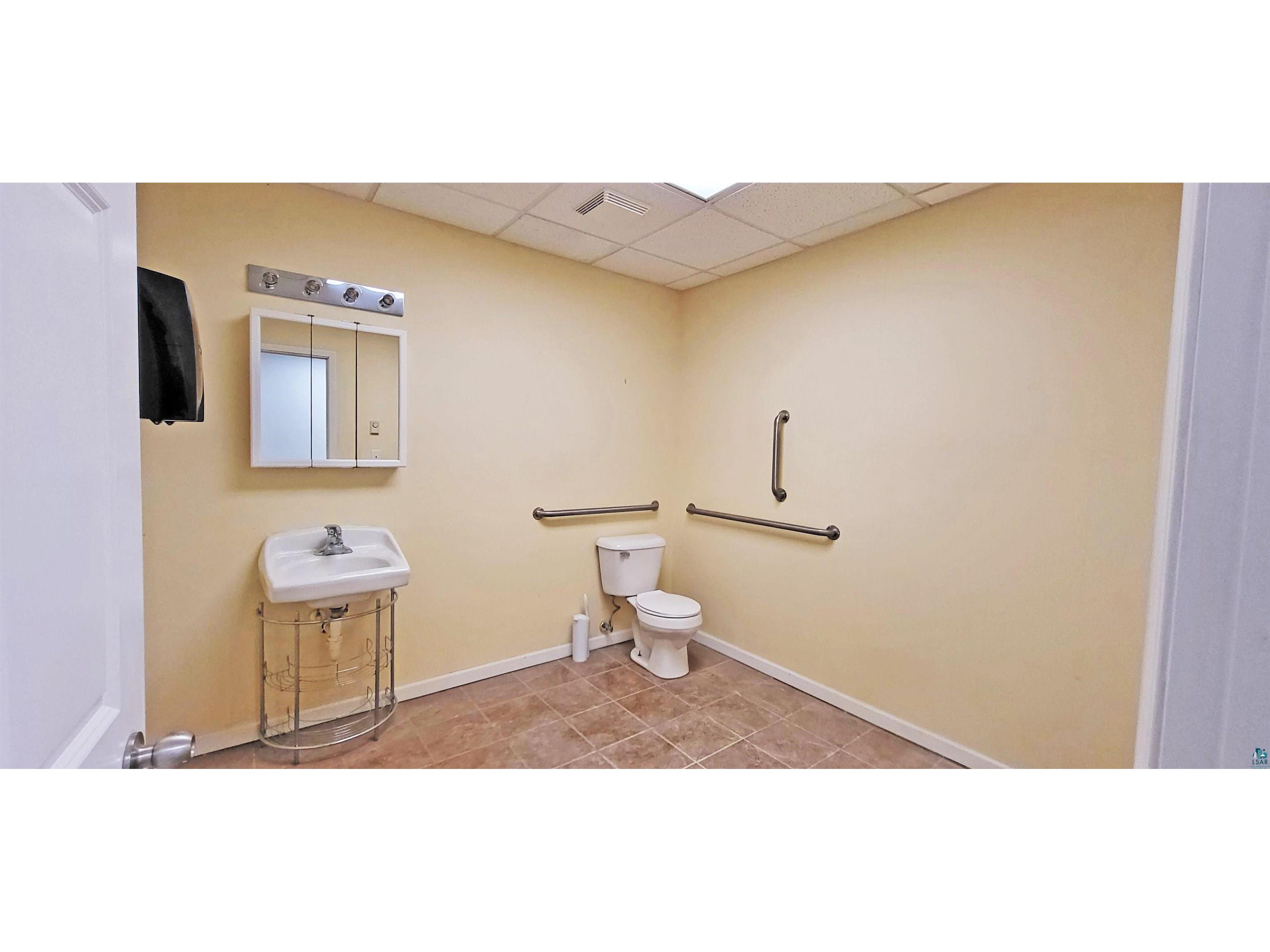 220 W Superior St Duluth MN 55802 6125564 image17