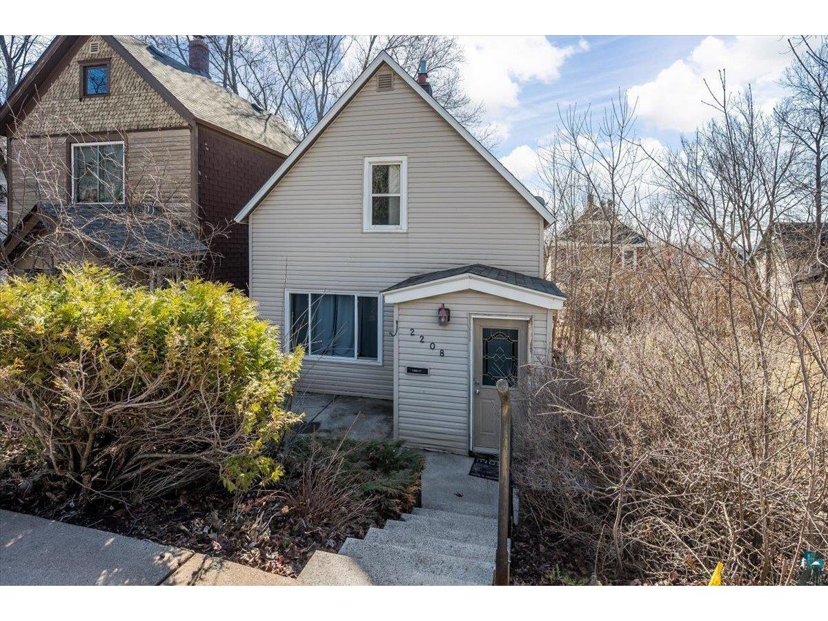 2208 W 8th St Duluth MN 55806 6124784 image1