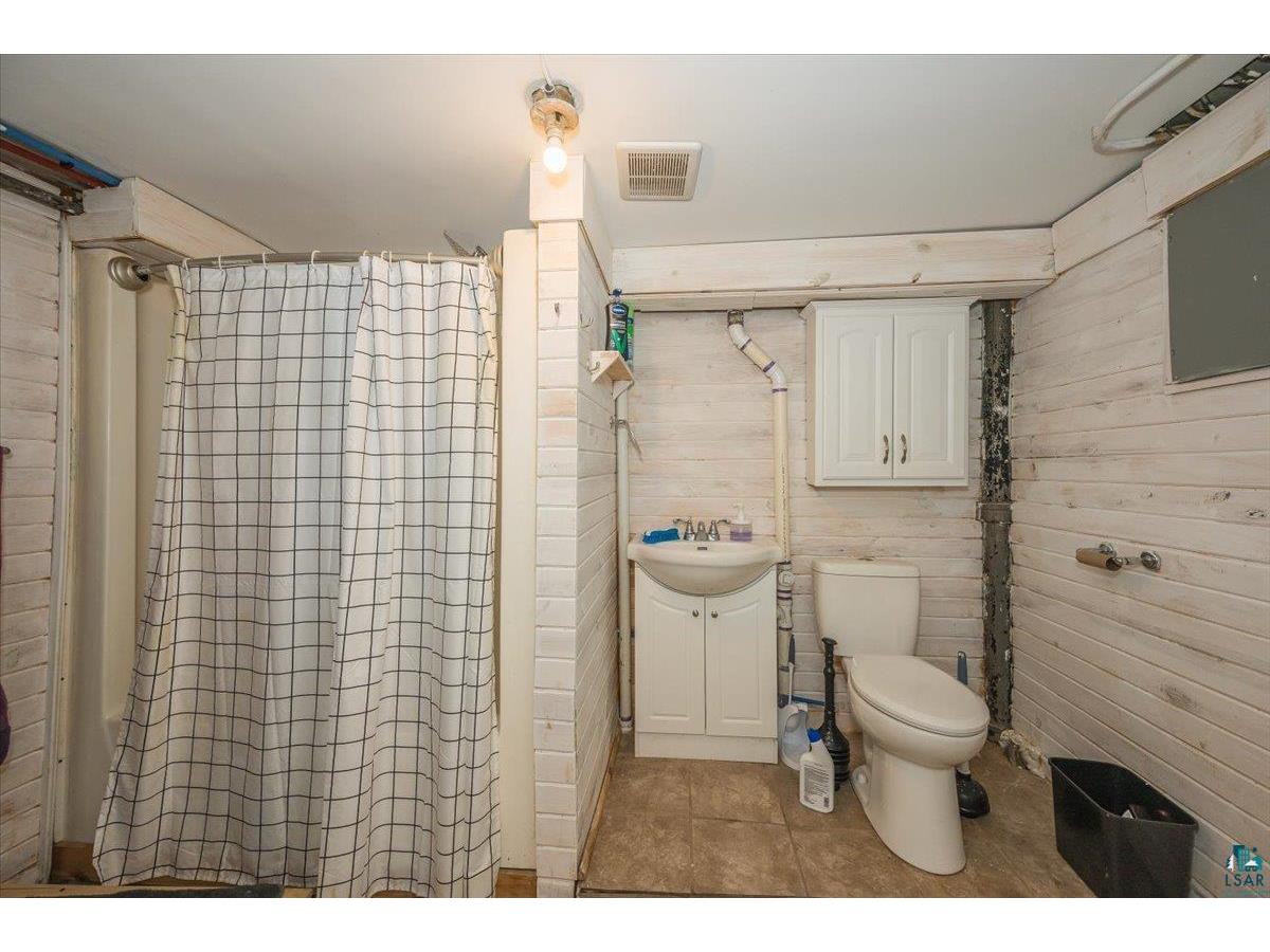 2208 W 8th St Duluth MN 55806 6124784 image13