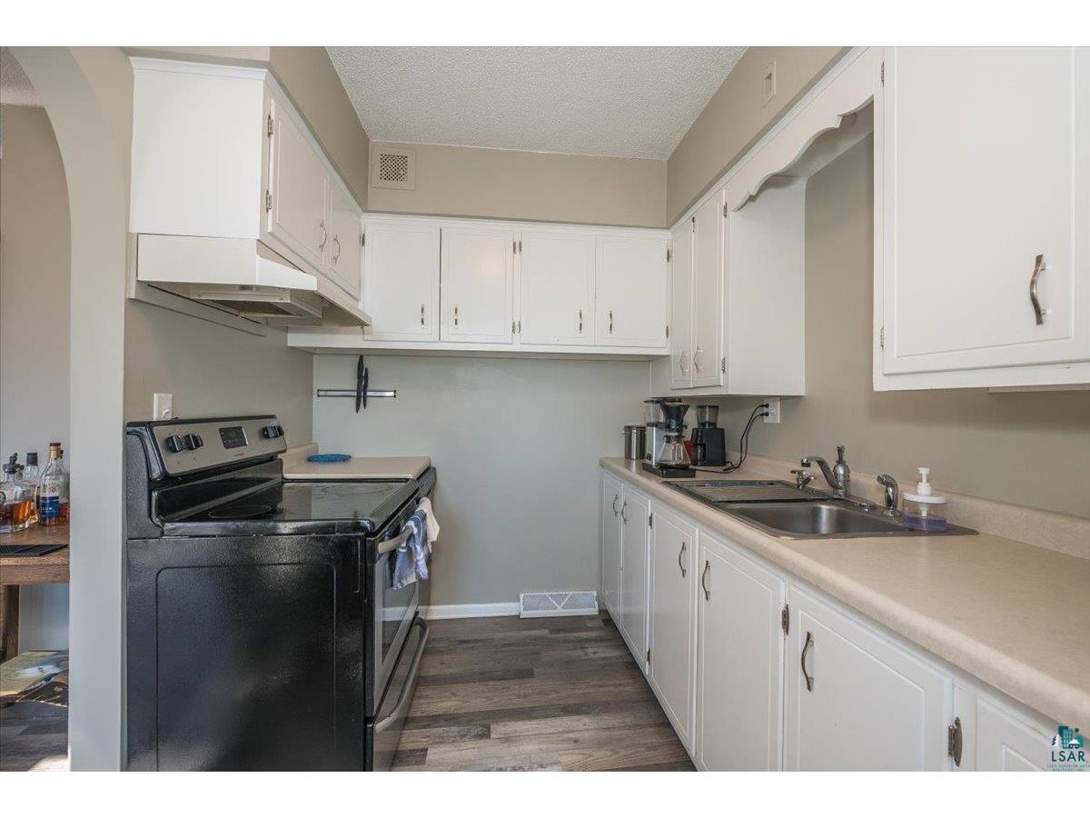 2208 W 8th St Duluth MN 55806 6124784 image9
