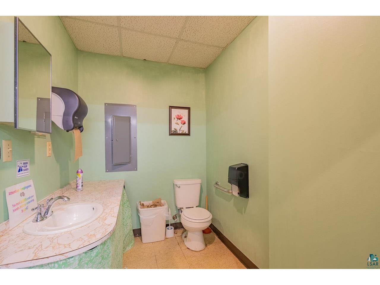 221 Kennedy Memorial Dr Hoyt Lakes MN 55750 6113781 image26