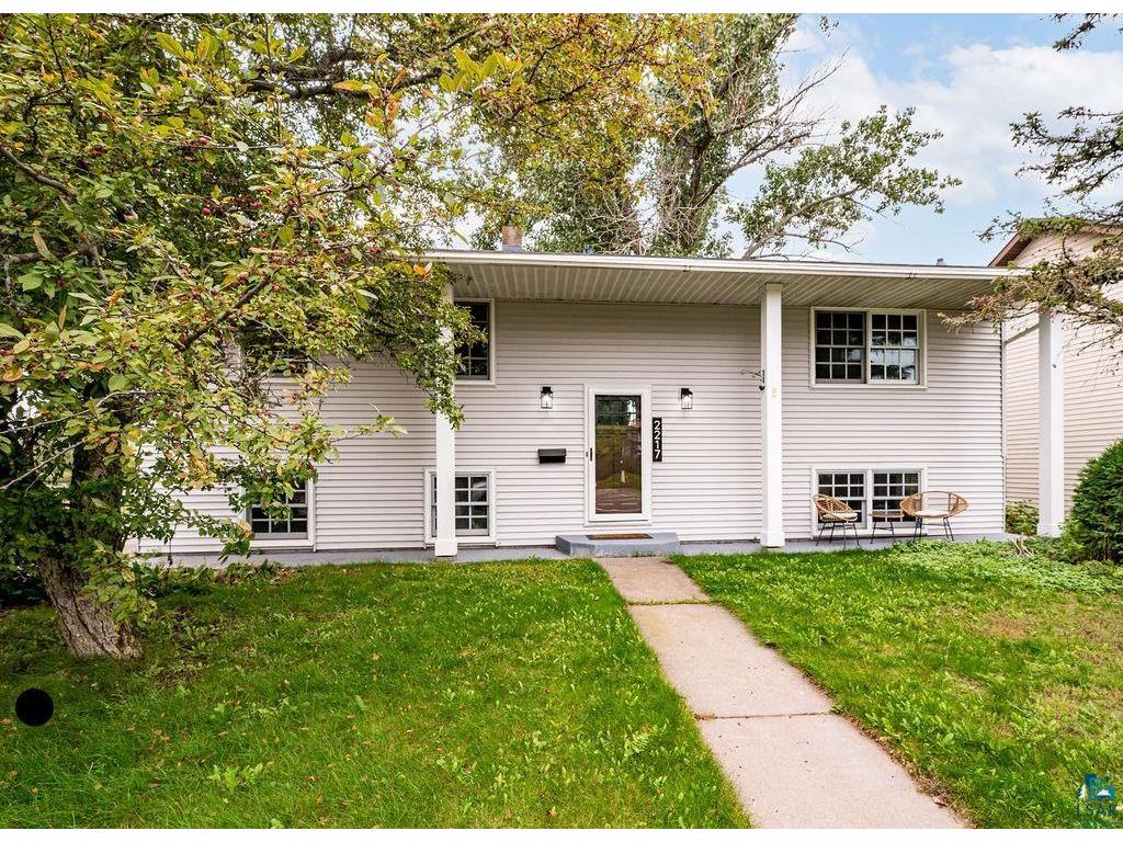 2217 Minnesota Ave Duluth MN 55802 - Lake Superior Bay 6112271 image1