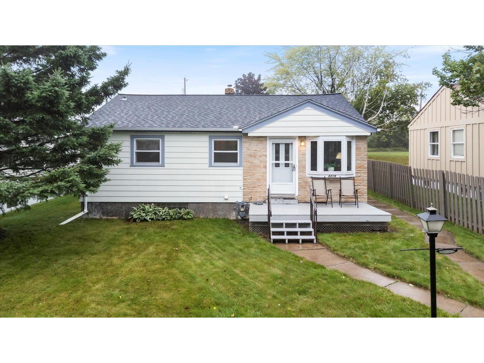 2219 W 22nd St Duluth MN 55811 6121971 image1