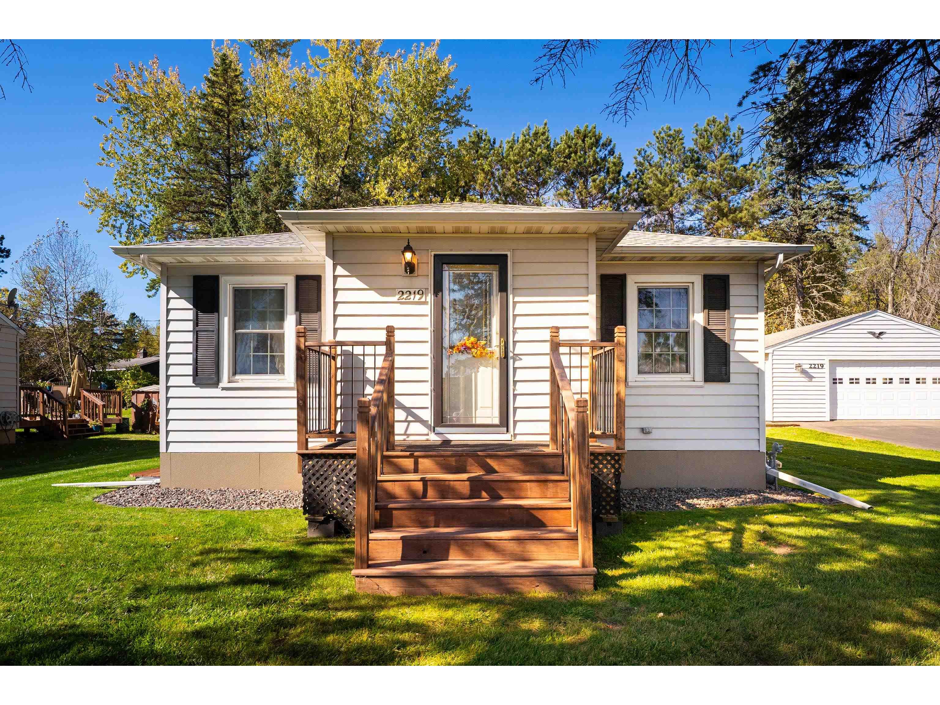 2219 W 24th St Duluth MN 55811 6123078 image1