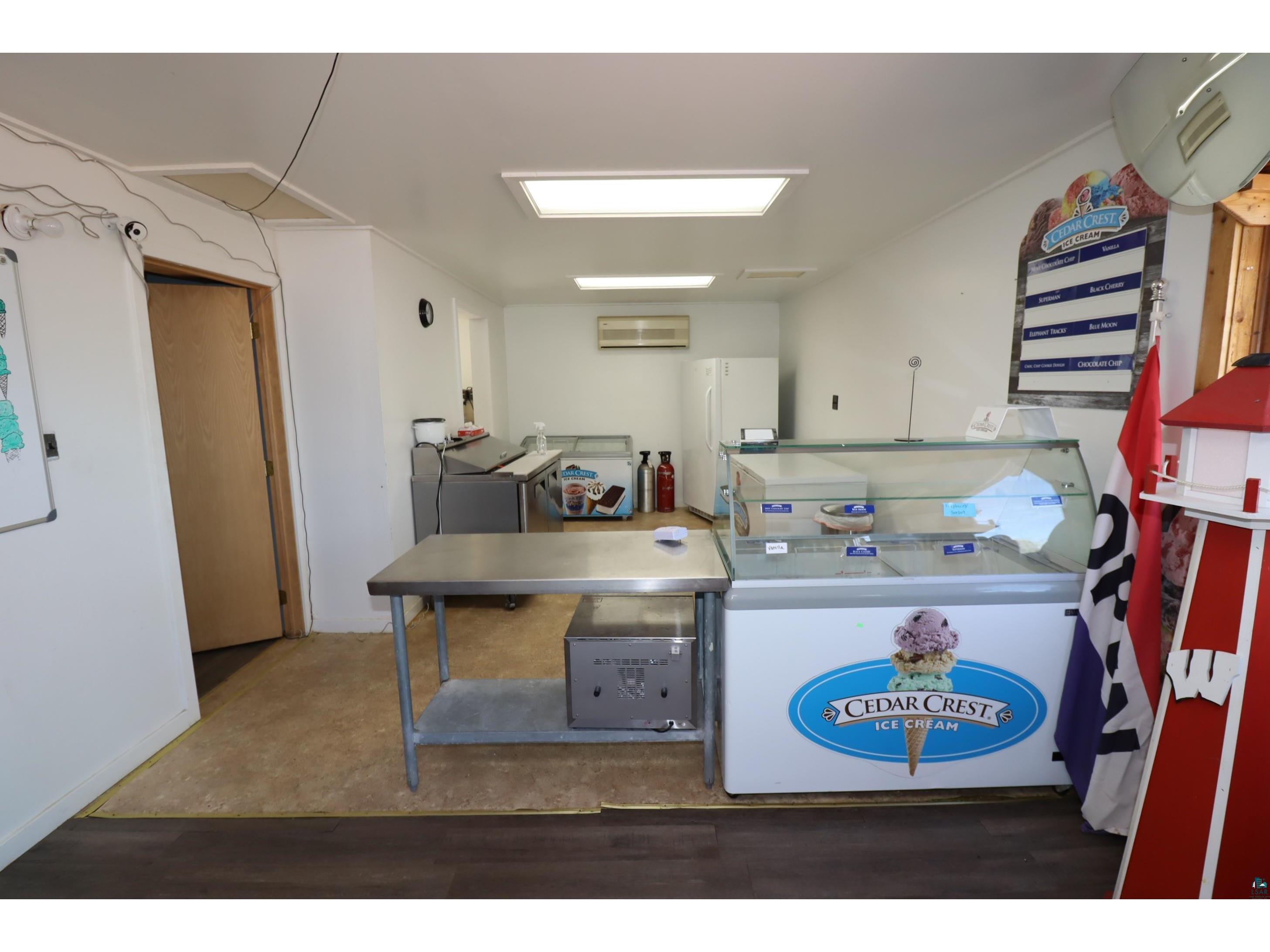 22195 Hwy 63 Grand View WI 54839 6123349 image17