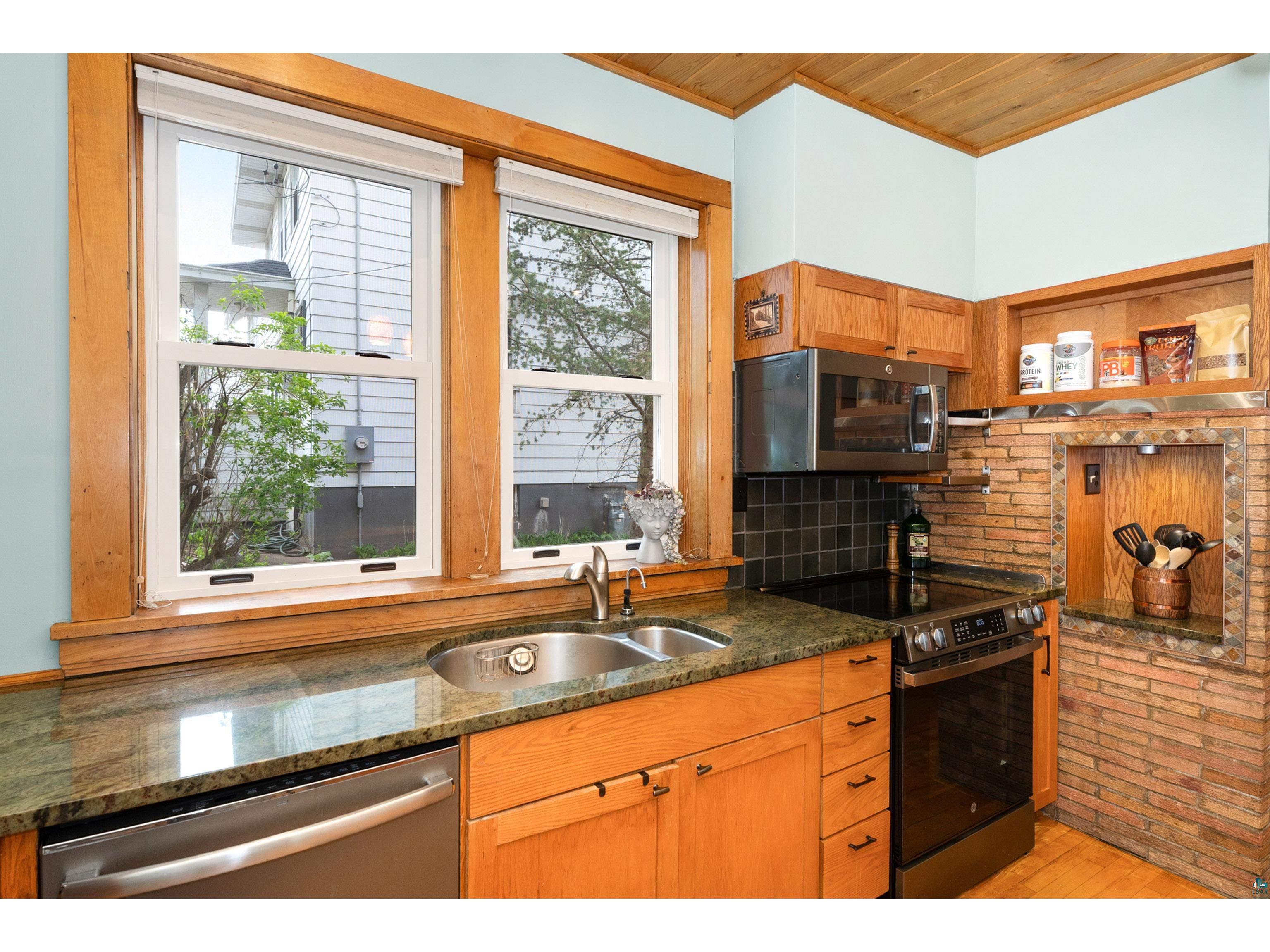 2221 E 4th St Duluth MN 55812 6125693 image23