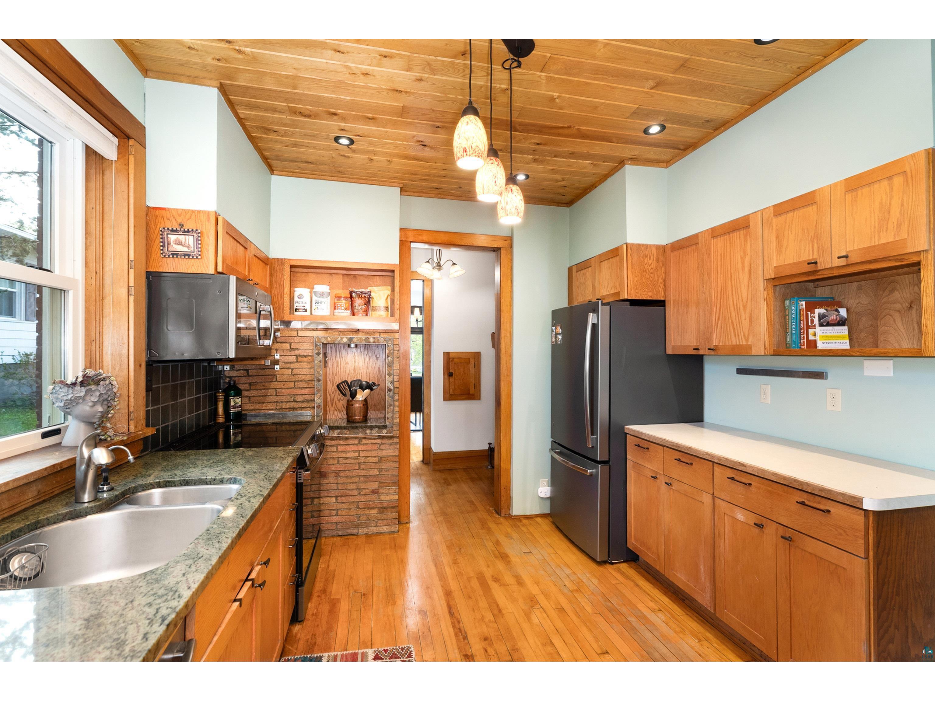 2221 E 4th St Duluth MN 55812 6125693 image24