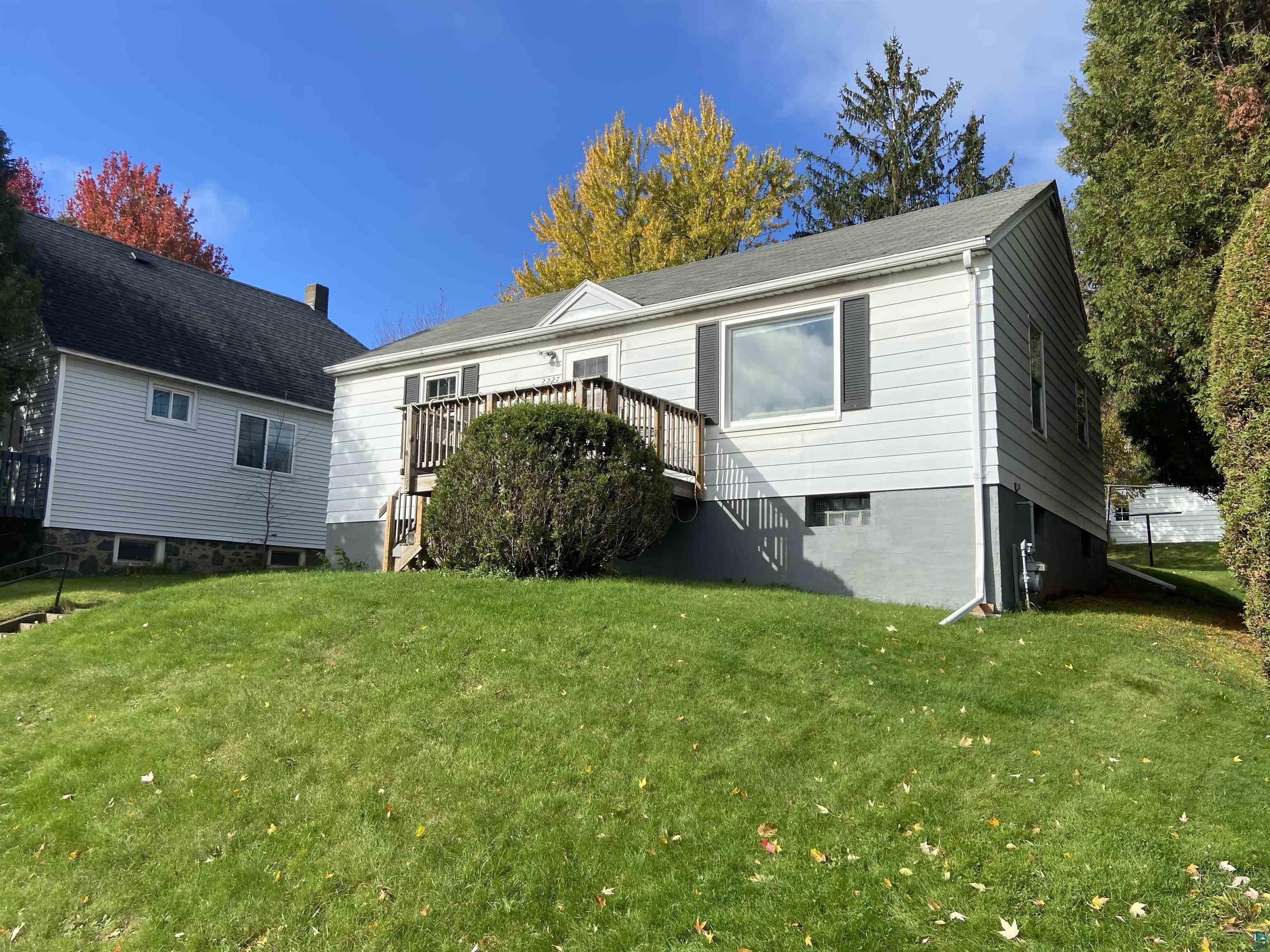 2227 W 7th St Duluth MN 55806 6111283 image1