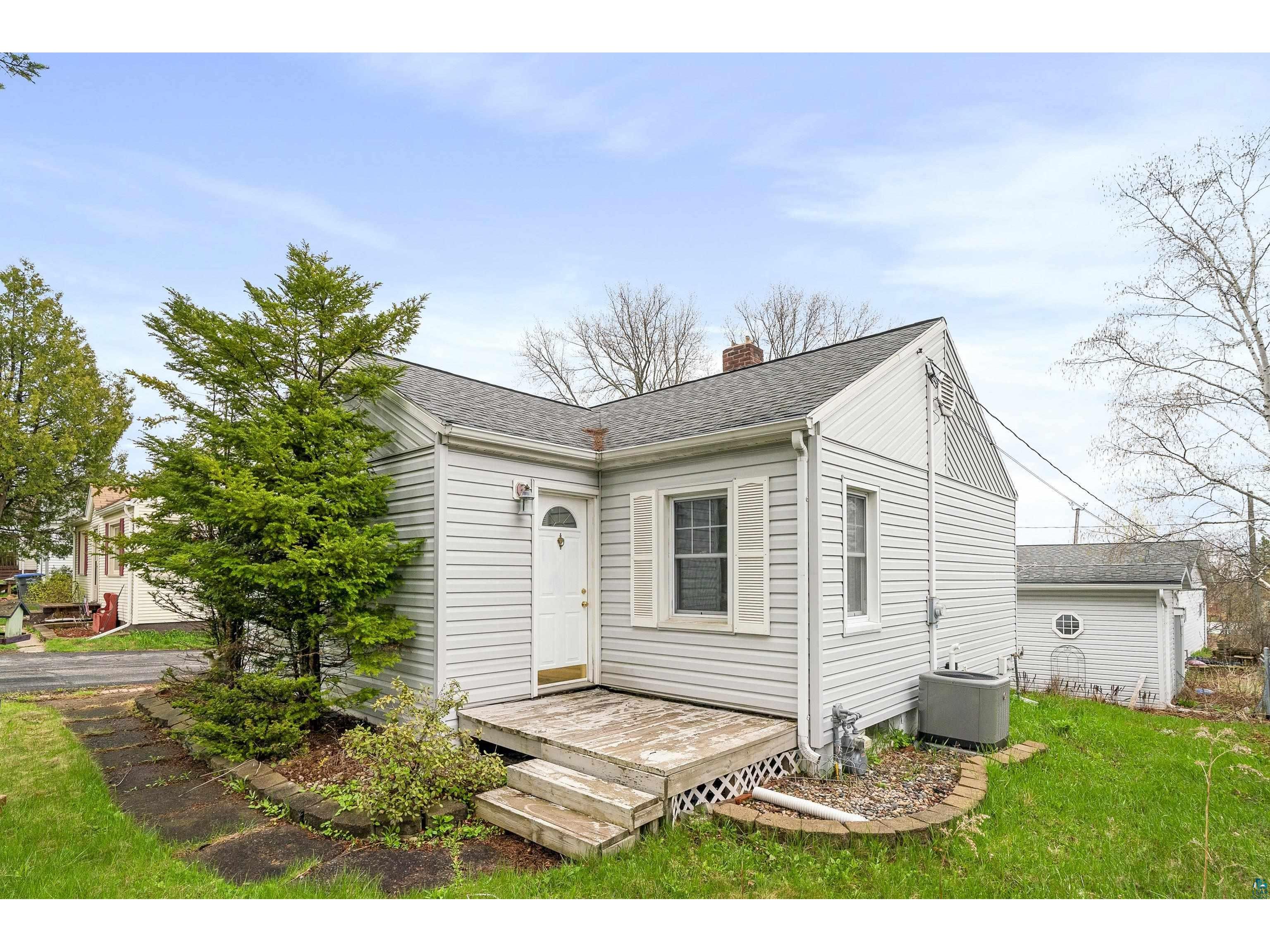 2228 W 24th St Duluth MN 55811 6113599 image1