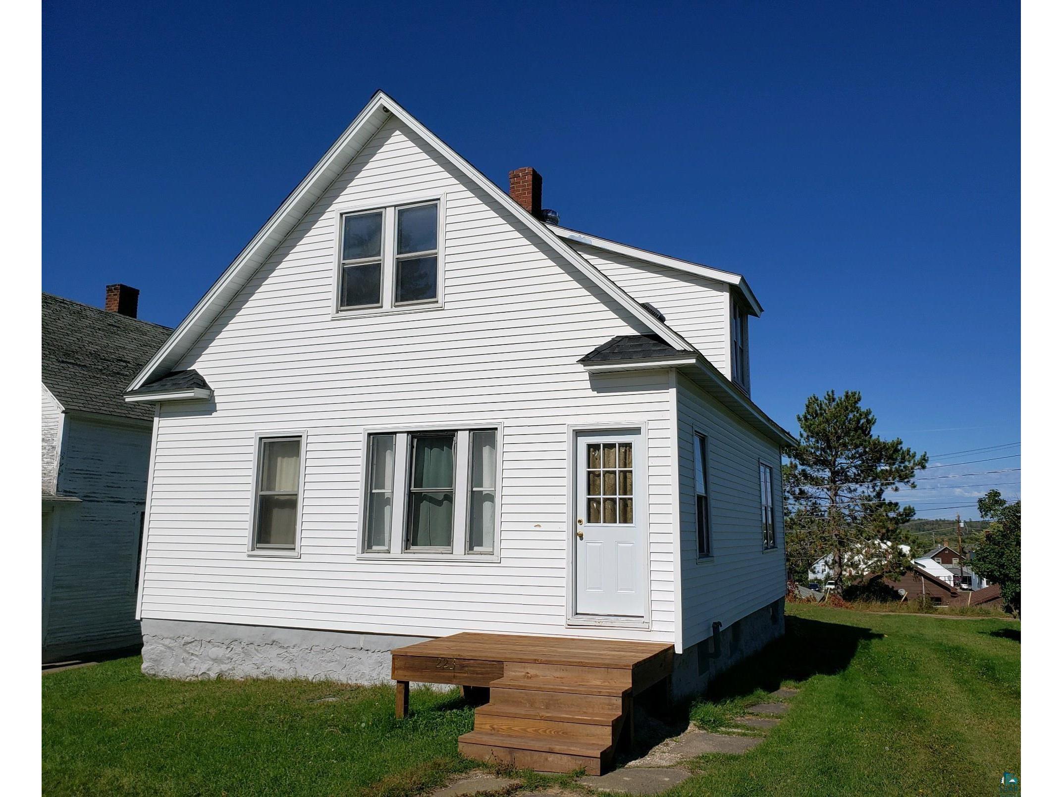 223 W Chapman St Ely MN 55731 6105718 image1