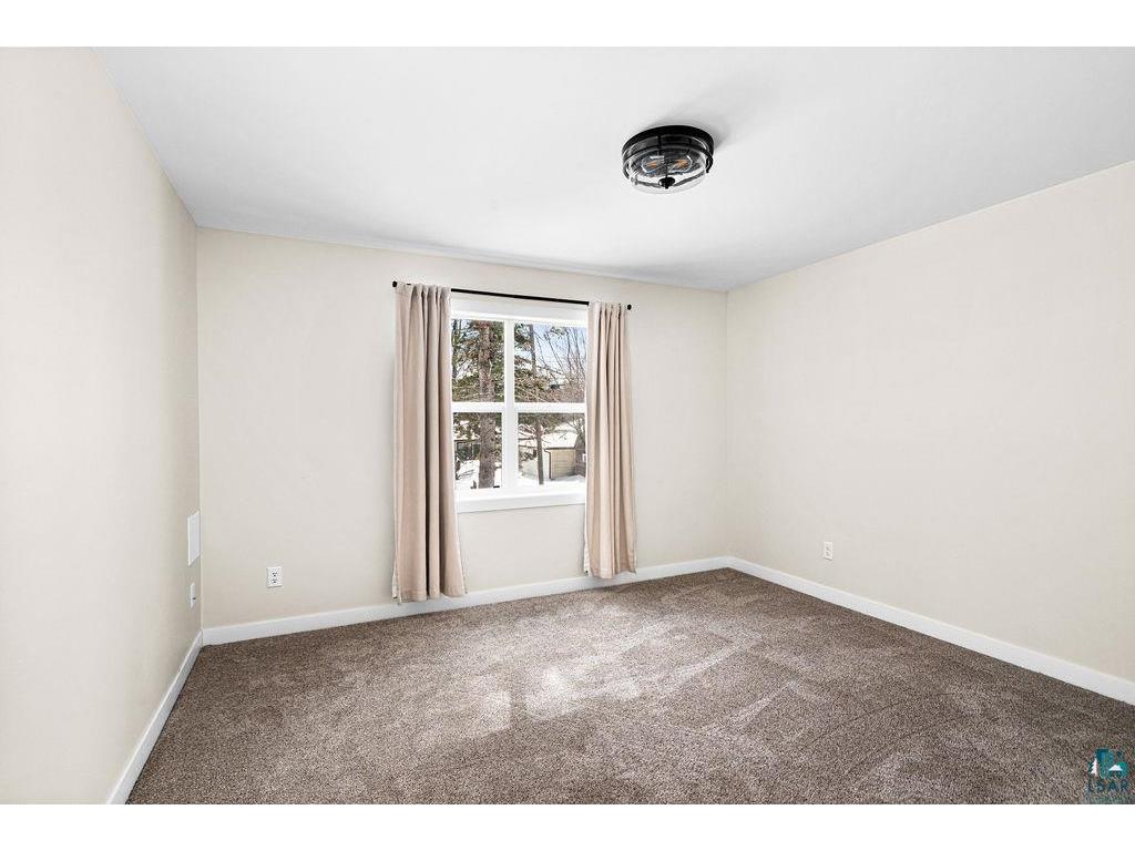 2236 Hoover St Duluth MN 55811 6124378 image34