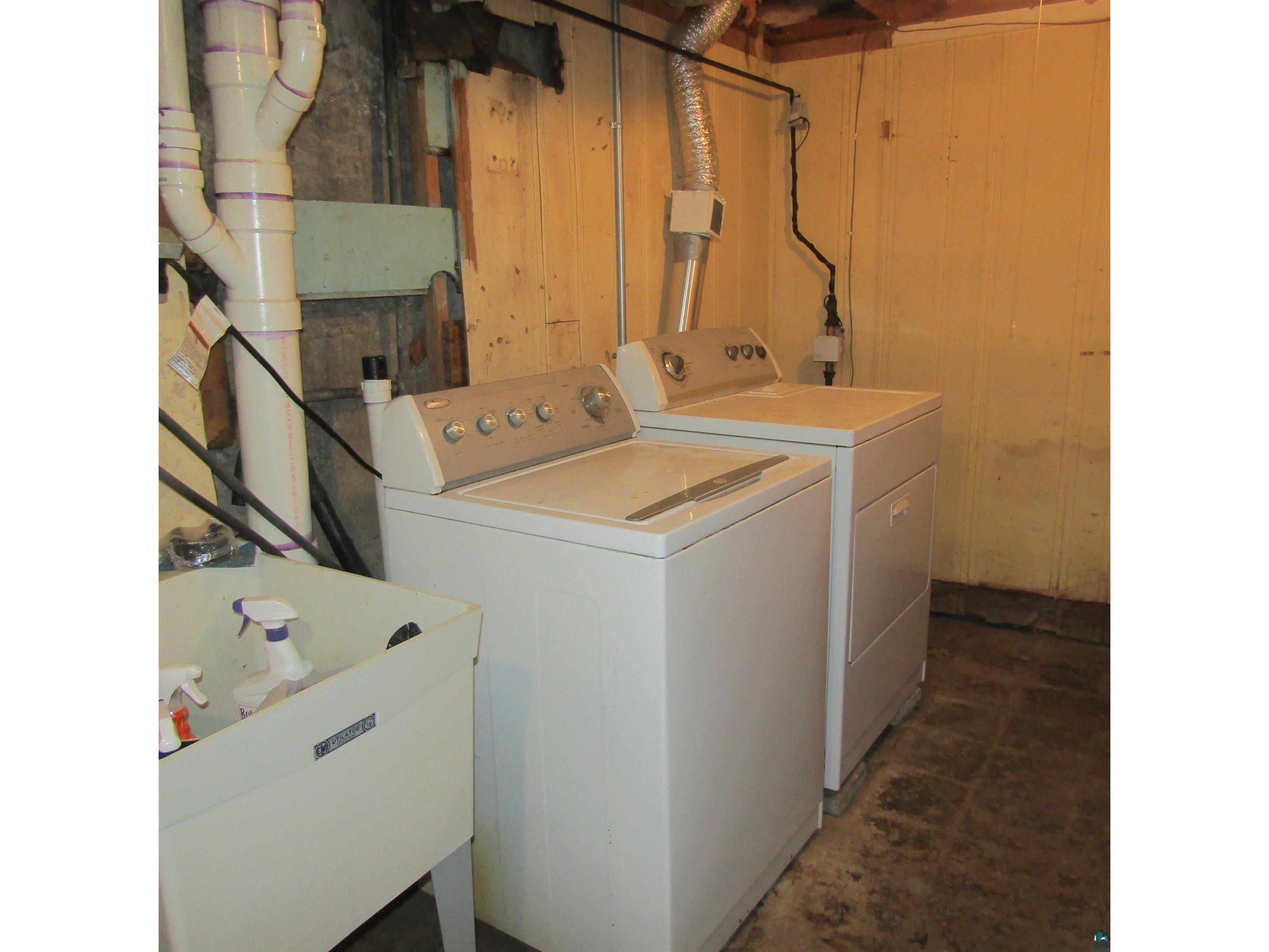 228 E White St Ely MN 55731 6126083 image4