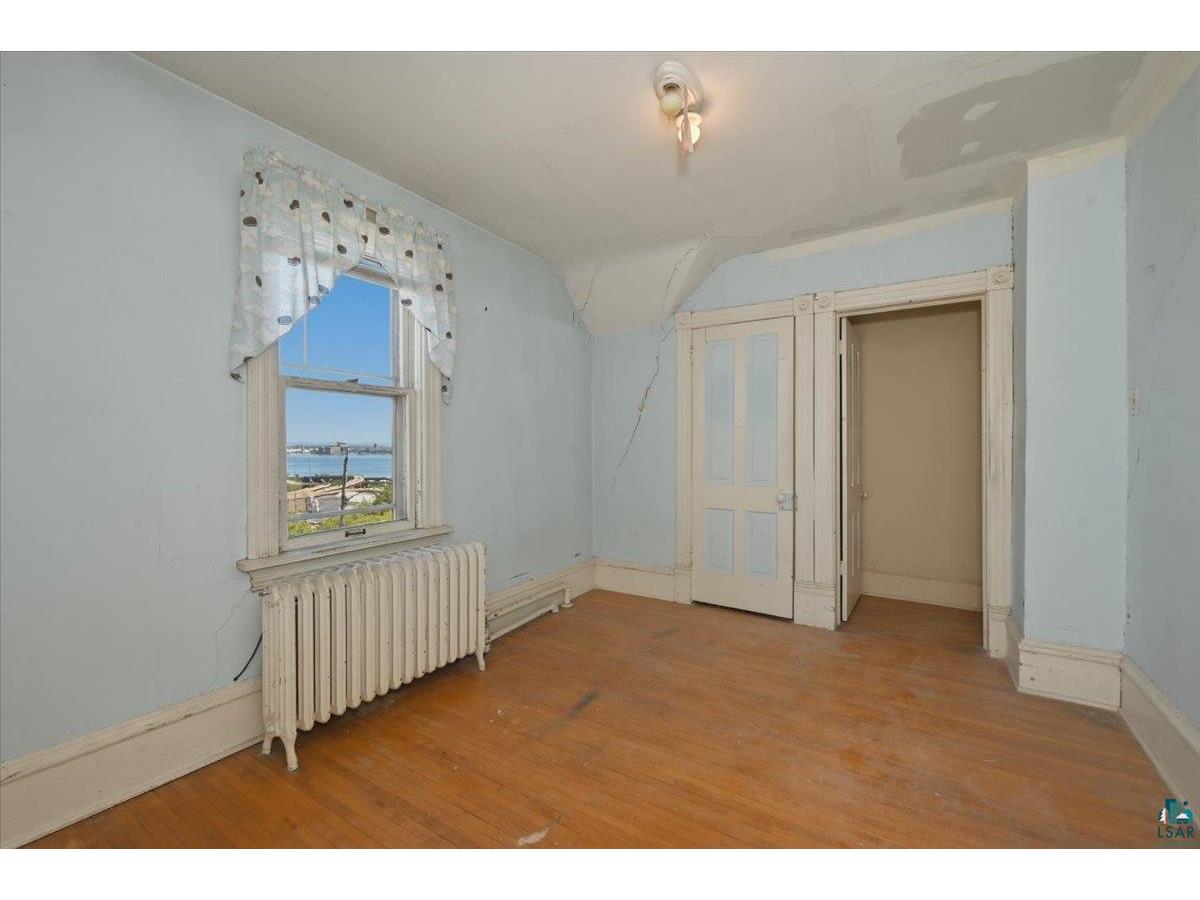 230 N 18th Ave W Duluth MN 55806 6126396 image11