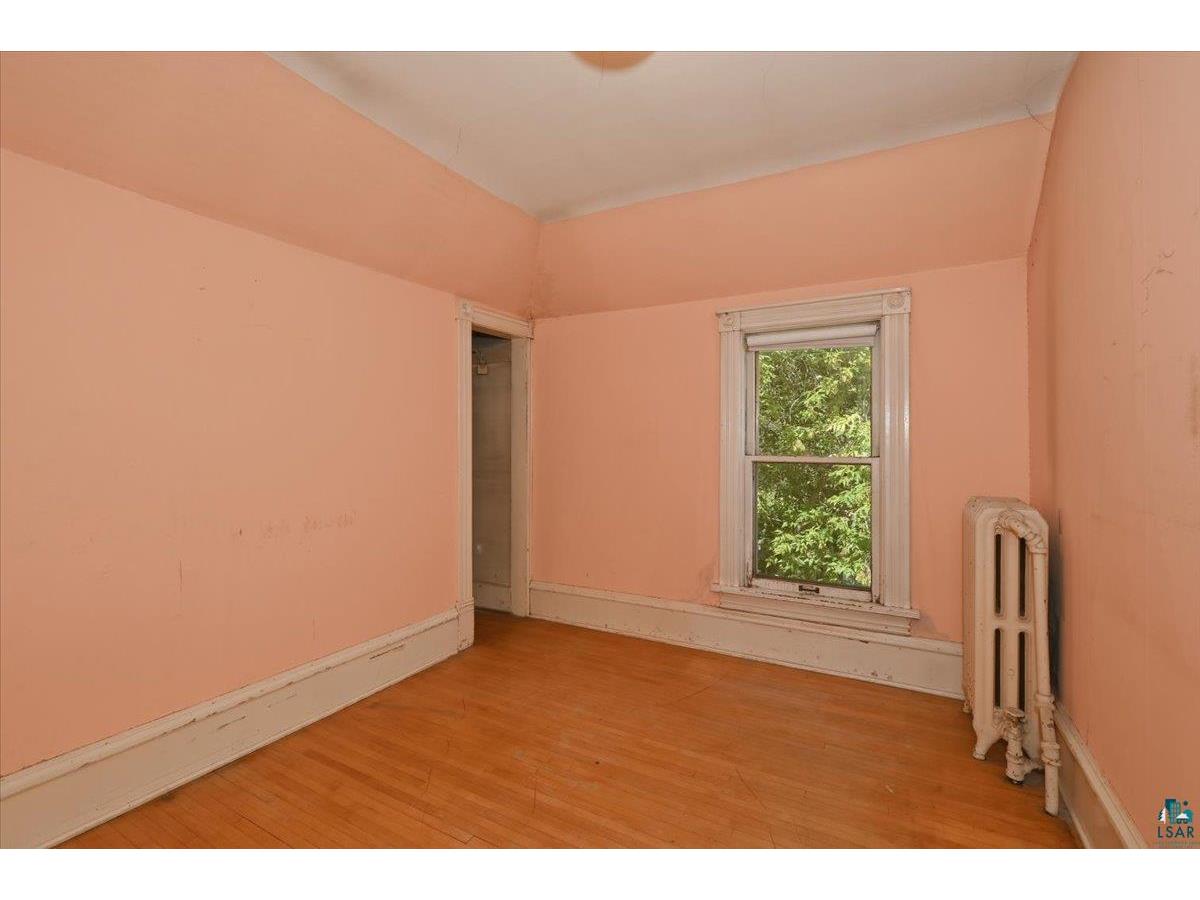 230 N 18th Ave W Duluth MN 55806 6126396 image13