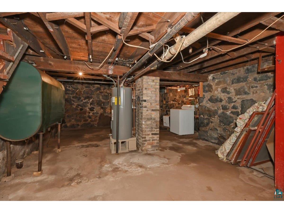 230 N 18th Ave W Duluth MN 55806 6126396 image17