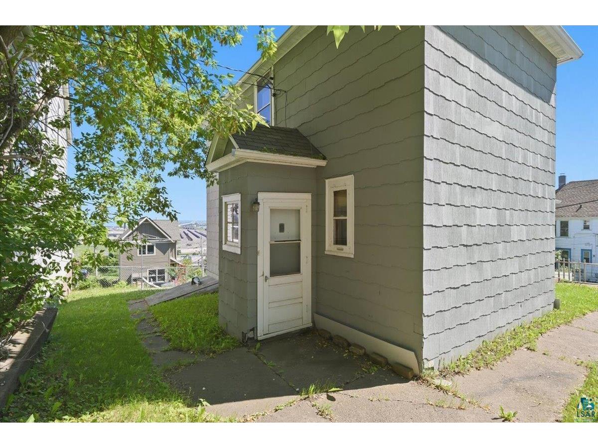 230 N 18th Ave W Duluth MN 55806 6126396 image18