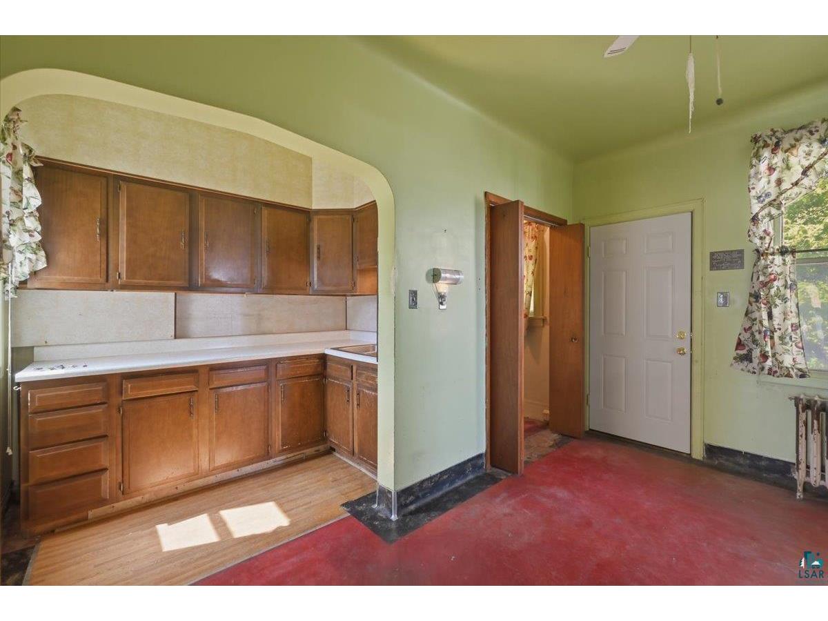 230 N 18th Ave W Duluth MN 55806 6126396 image9