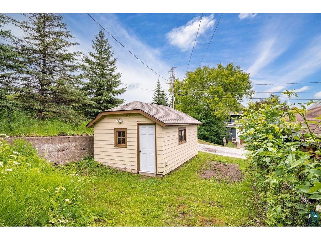 2306 W 12th St Duluth MN 55806 6126659 image24
