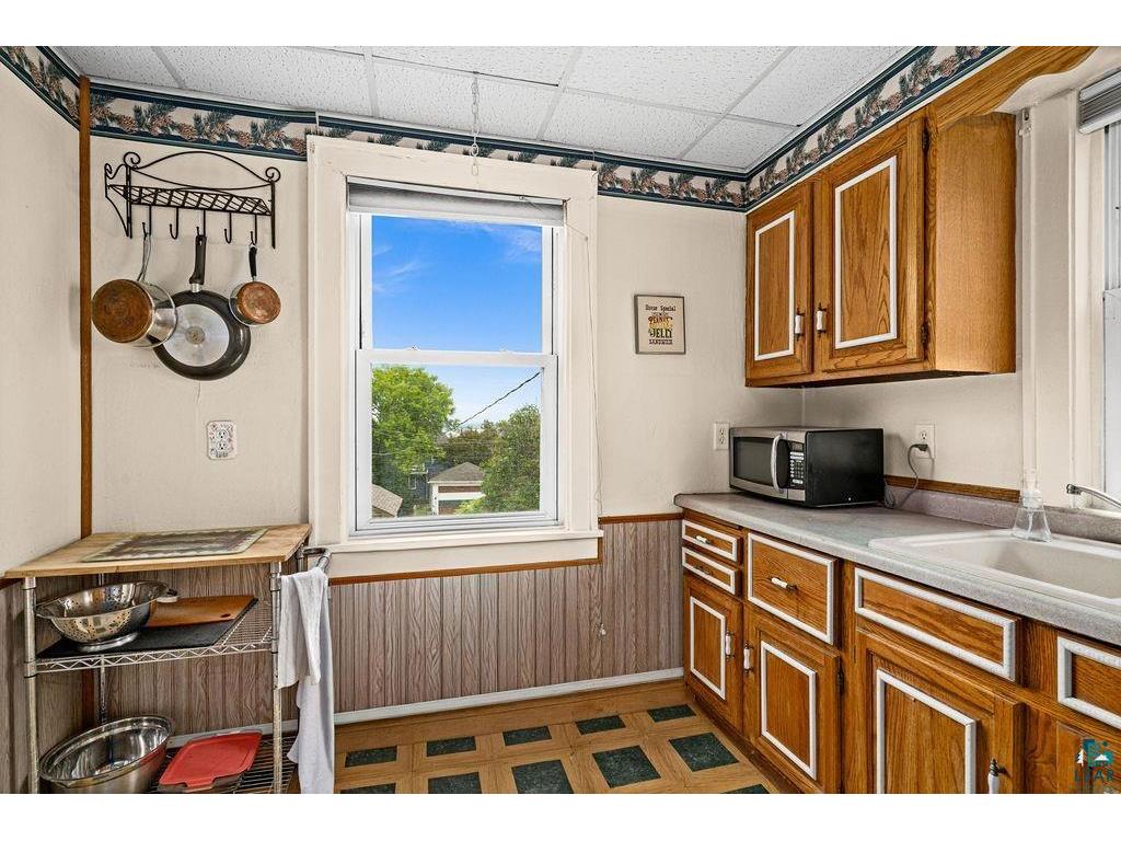 2306 W 12th St Duluth MN 55806 6126659 image8