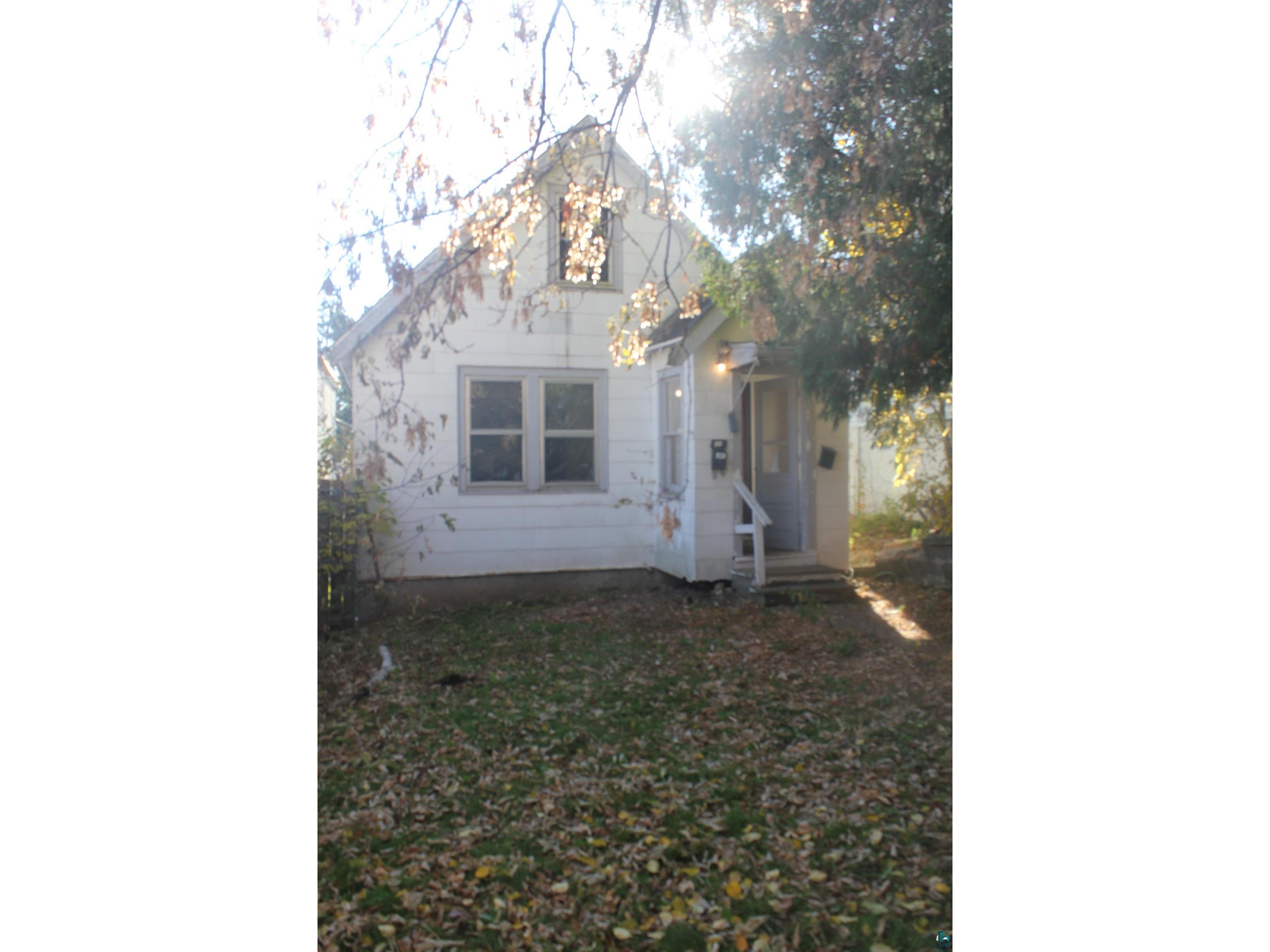 2310 W 8th St Duluth MN 55806 6105888 image1