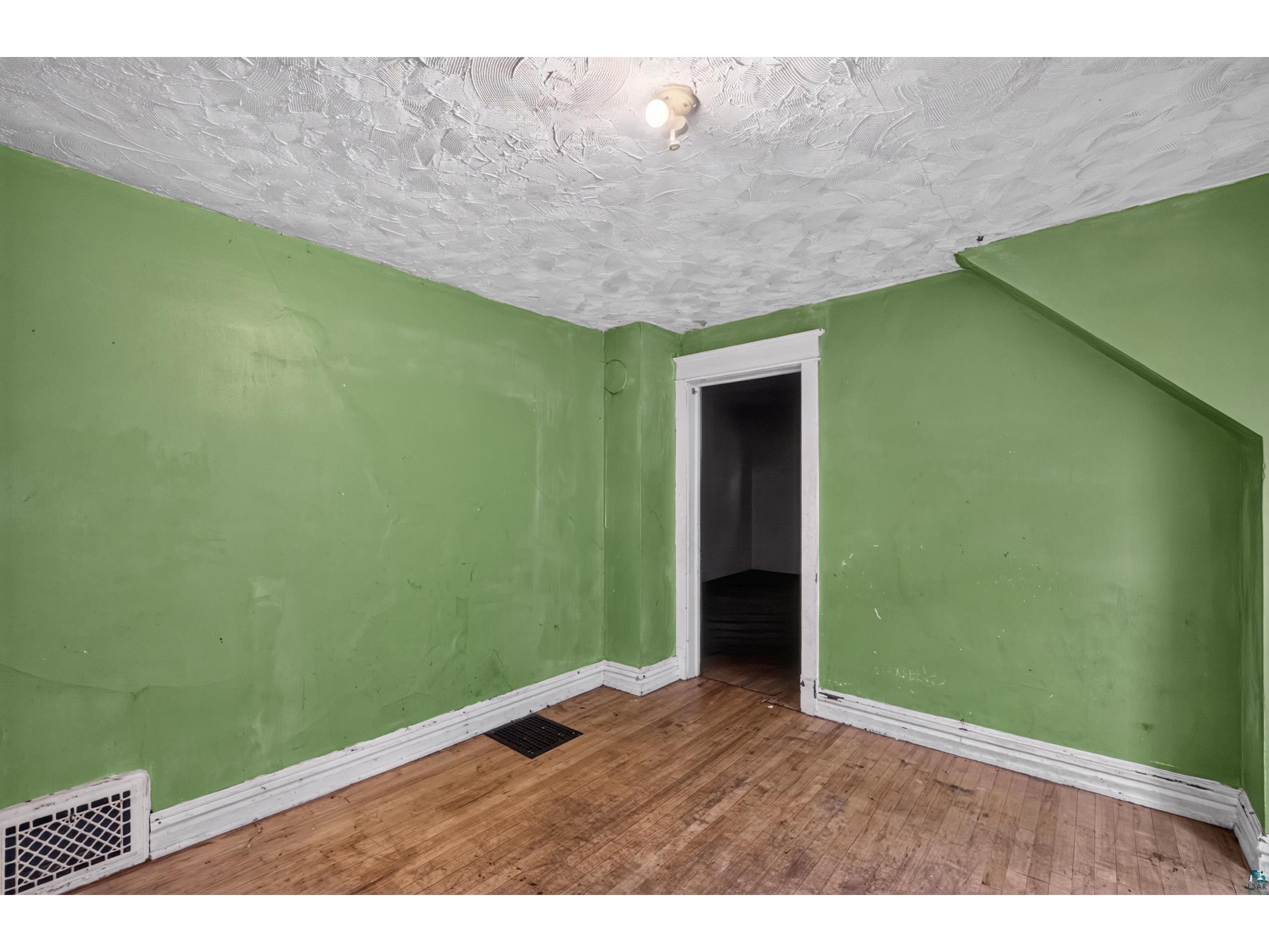 2317 W 4th Street Duluth MN 55806 6126875 image10
