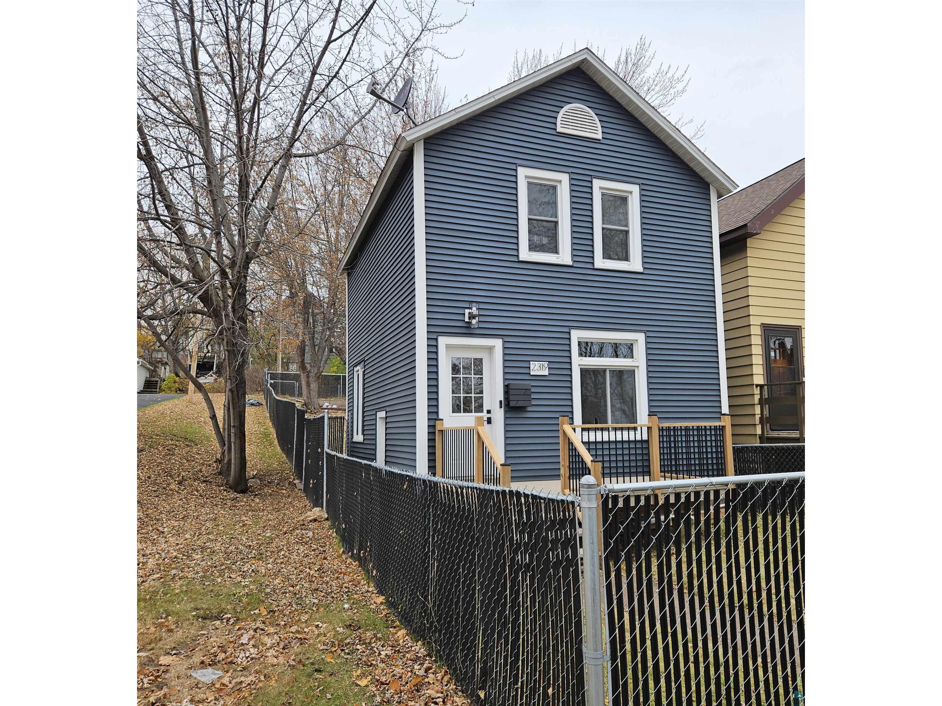 2319 W 5th St Duluth MN 55806 6117137 image1