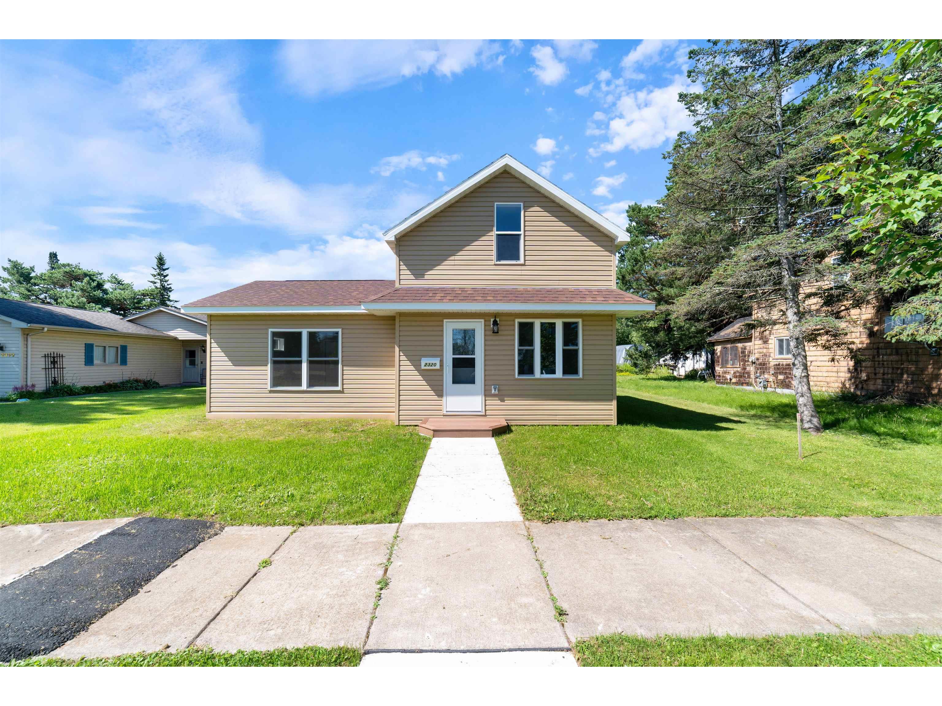 2320 E 8th St Superior WI 54880 6121039 image1