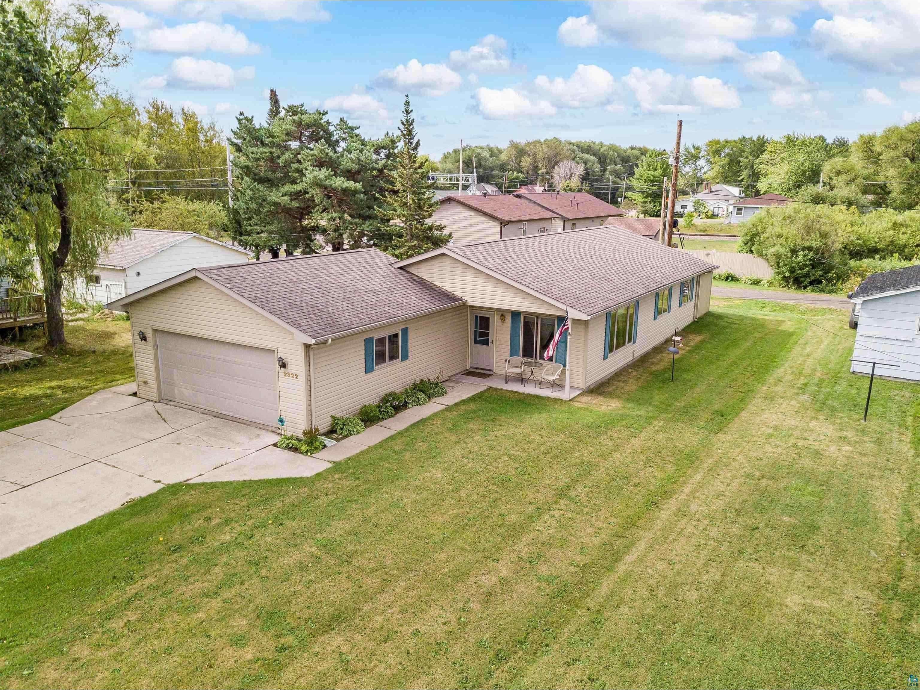 2322 E 8th St Superior WI 54880 6109826 image1