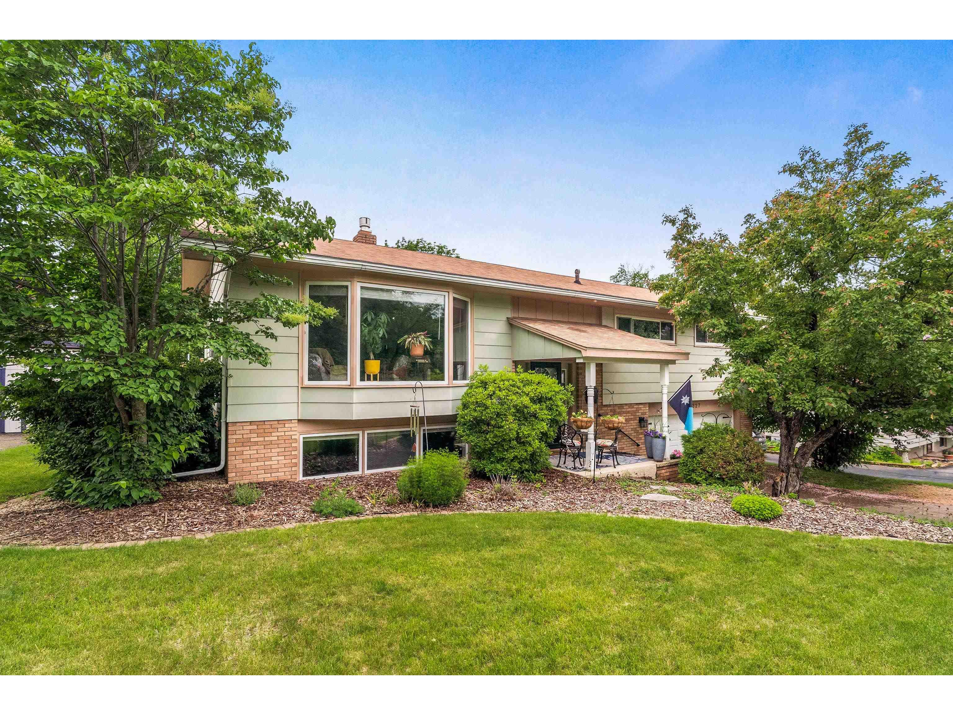 2327 Silcox Ave Duluth MN 55803 6120405 image1