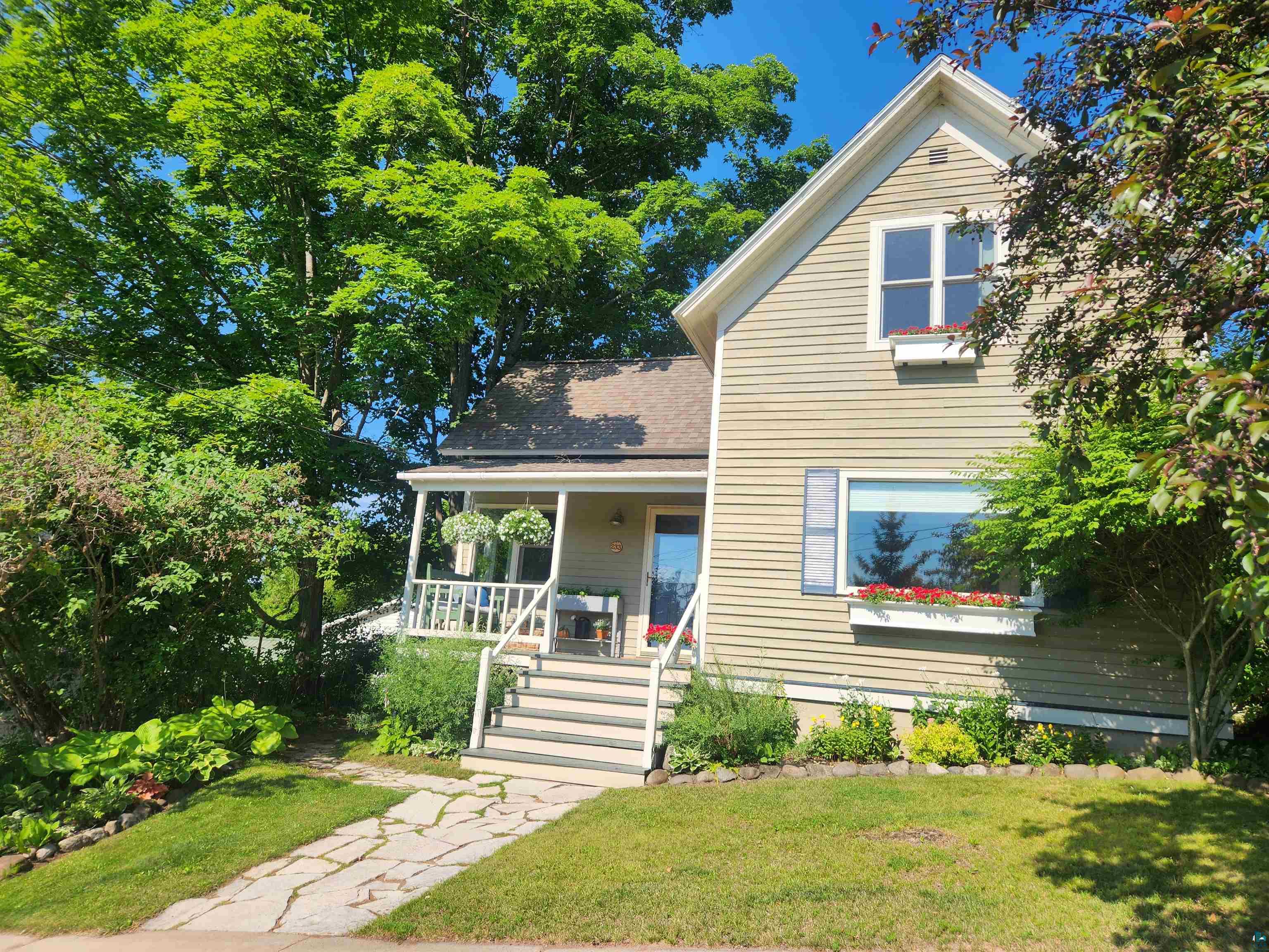 233 N 4th St Bayfield WI 54814 6126675 image1