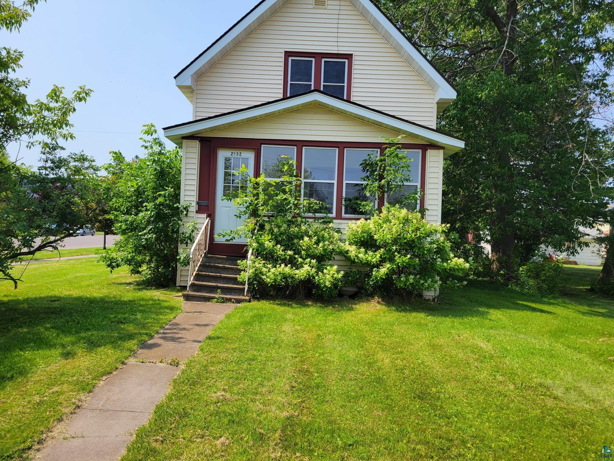 2332 E 3rd St Superior WI 54880 6114871 image1