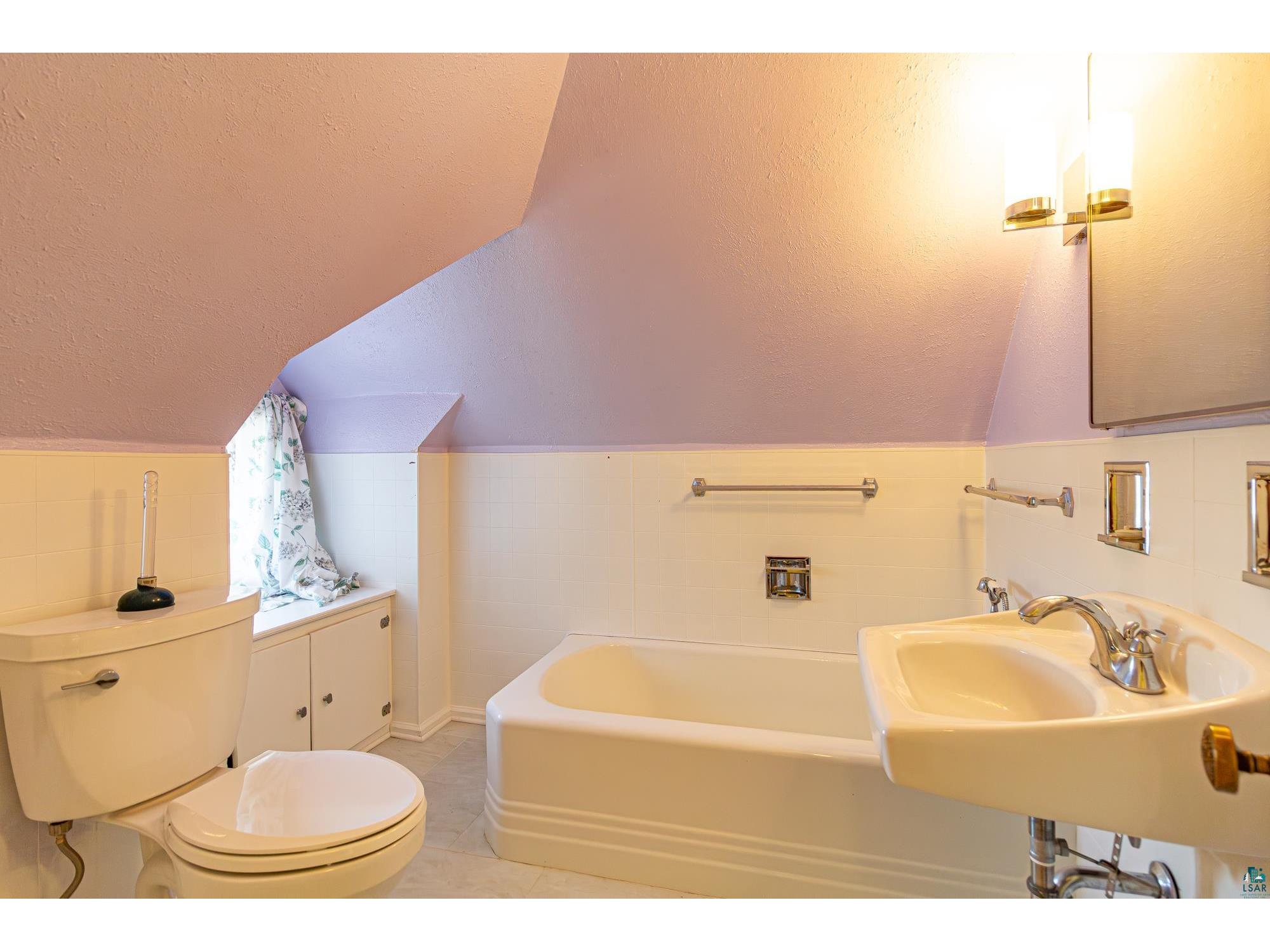 235 E Harvey St Ely MN 55731 6120829 image27