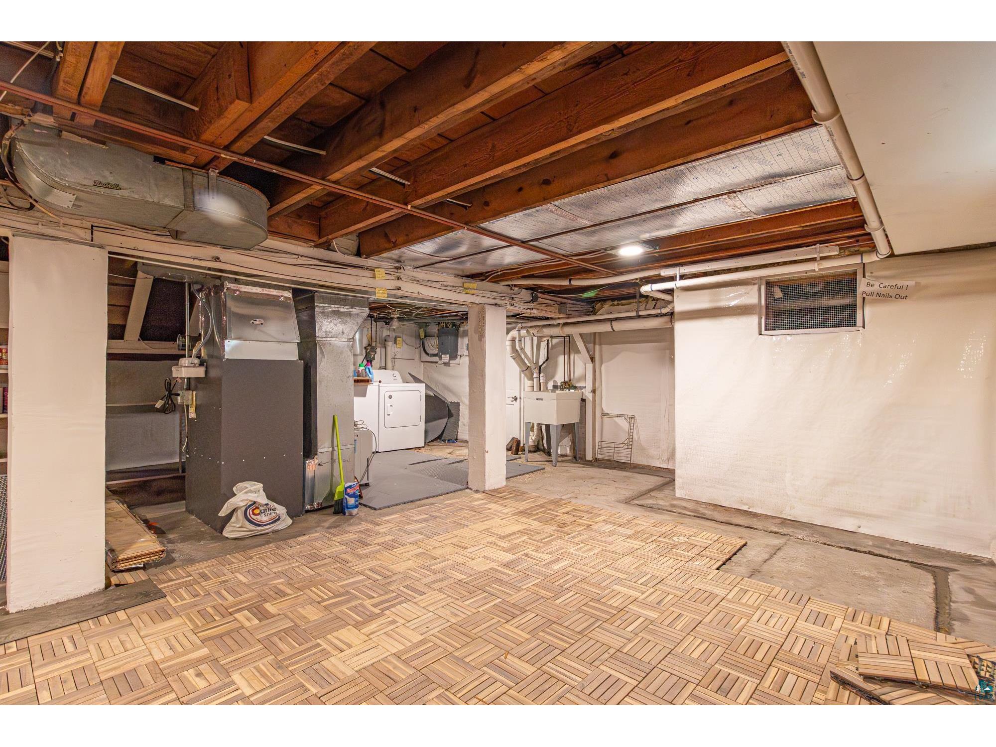 235 E Harvey St Ely MN 55731 6120829 image35