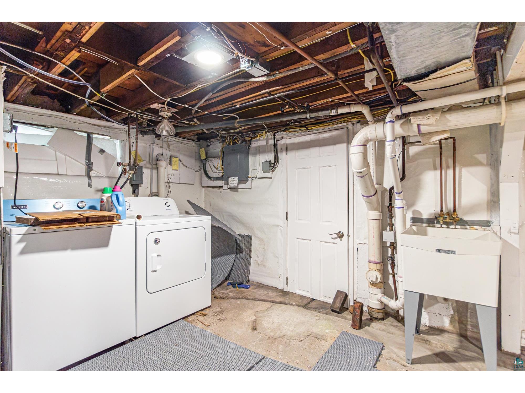 235 E Harvey St Ely MN 55731 6120829 image37