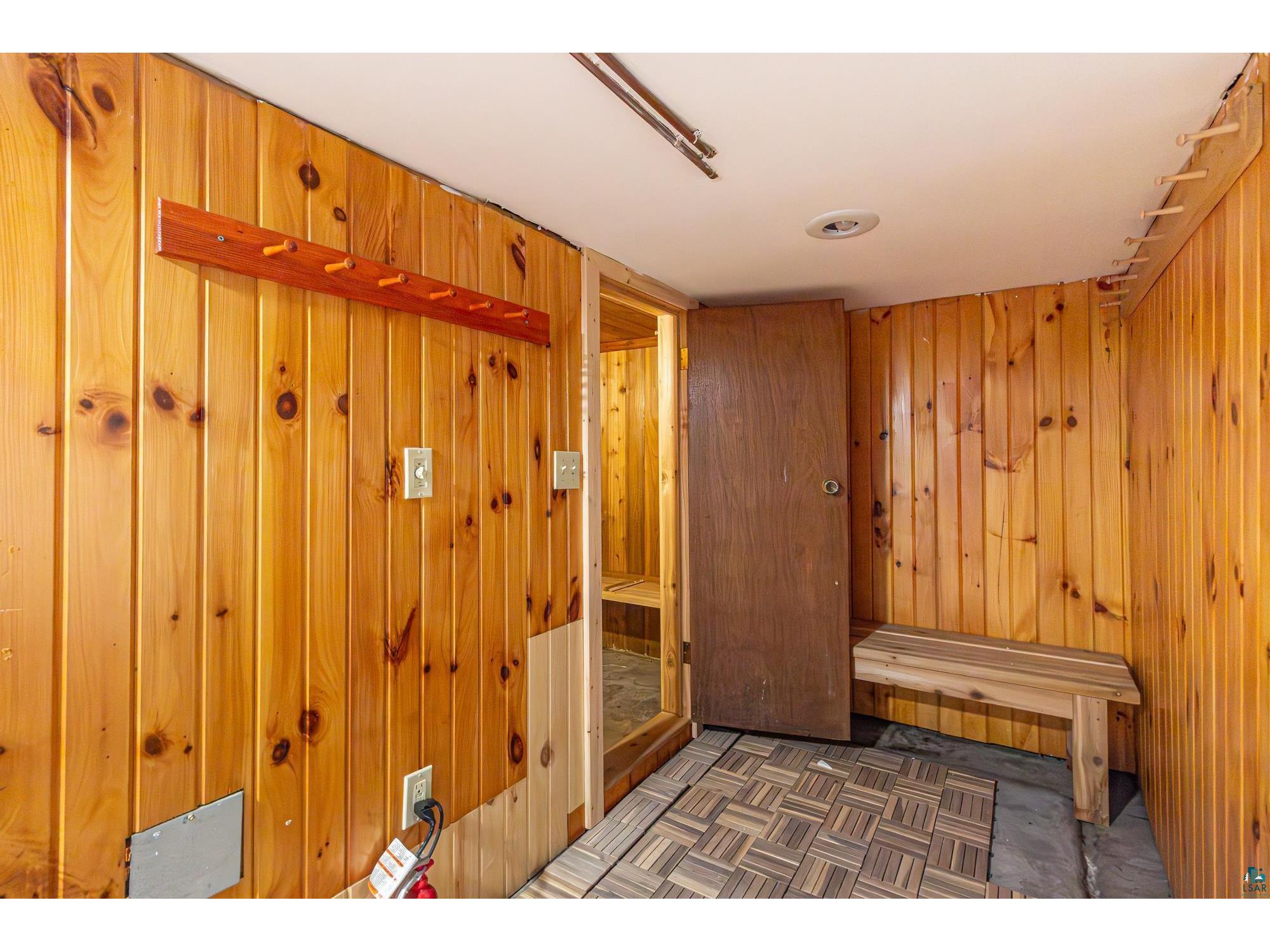 235 E Harvey St Ely MN 55731 6120829 image39