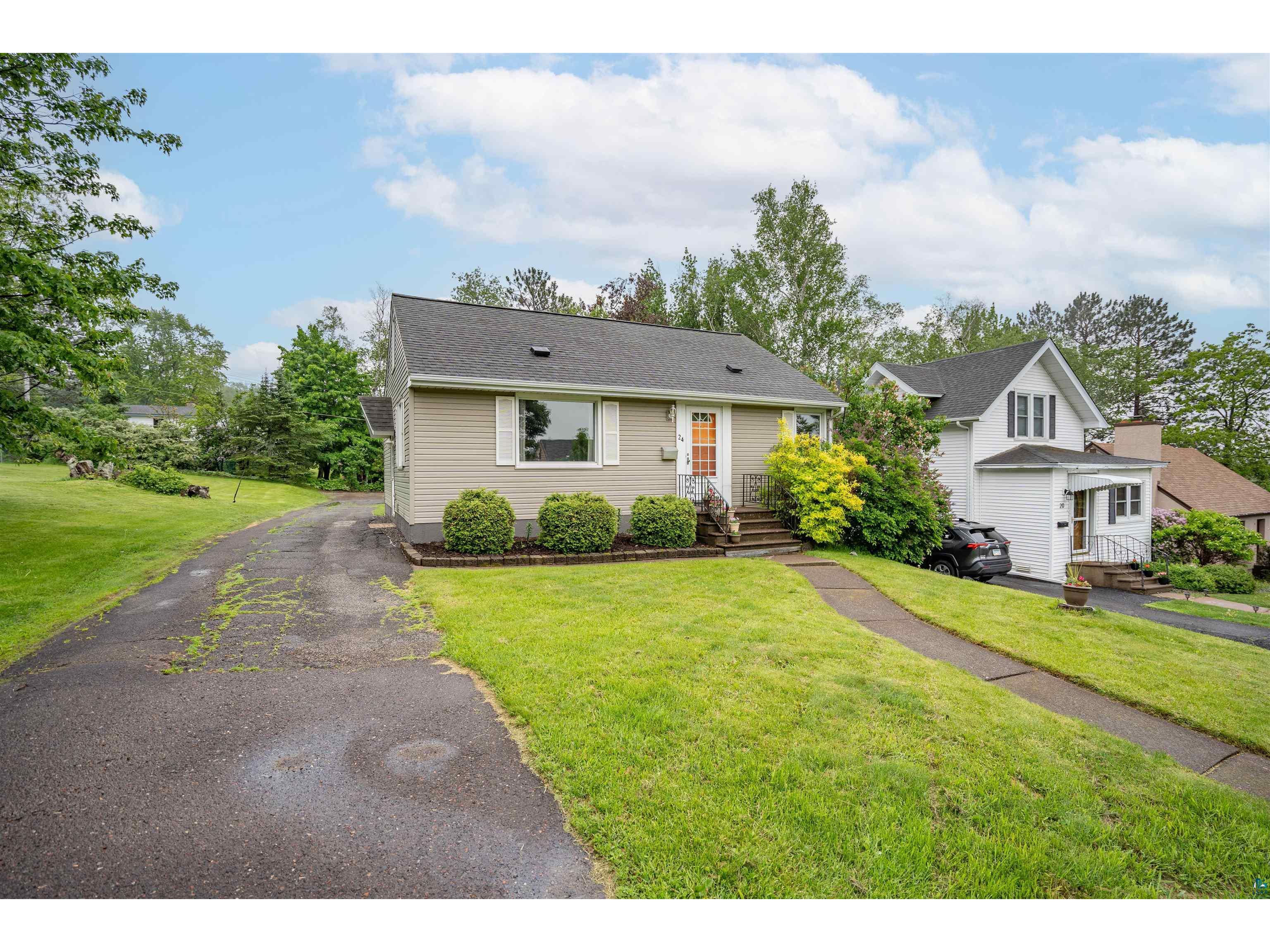 24 E Faribault St Duluth MN 55803 6114288 image1