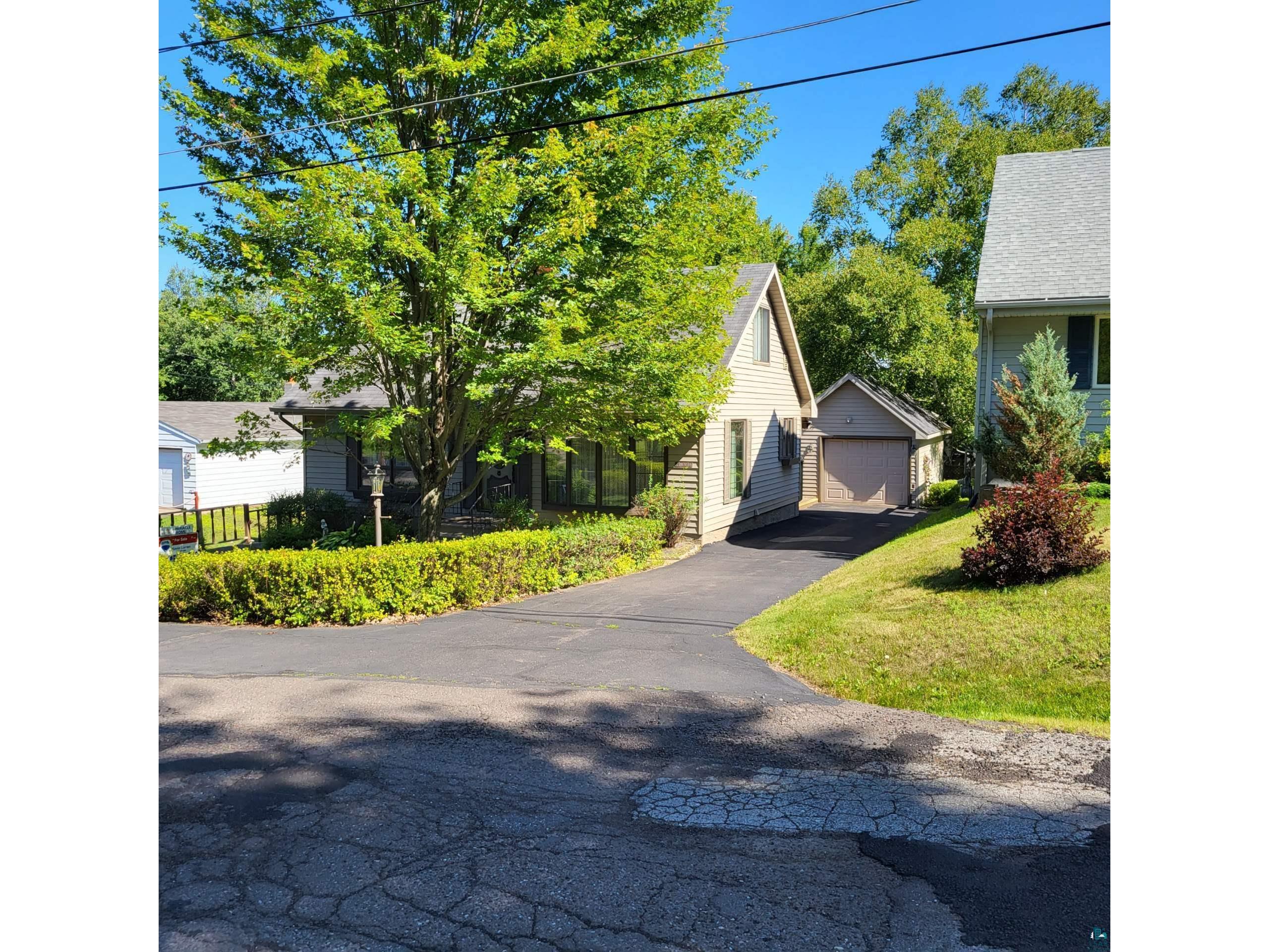 2406 W 24th St Duluth MN 55811 6109921 image1