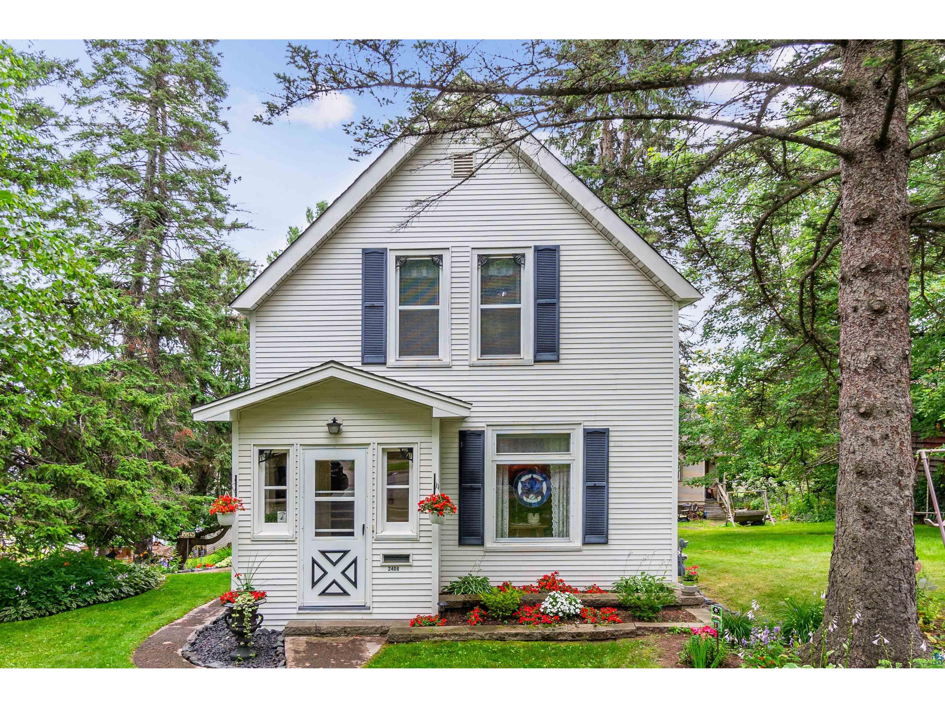 2406 W 8th St Duluth MN 55806 6115210 image1