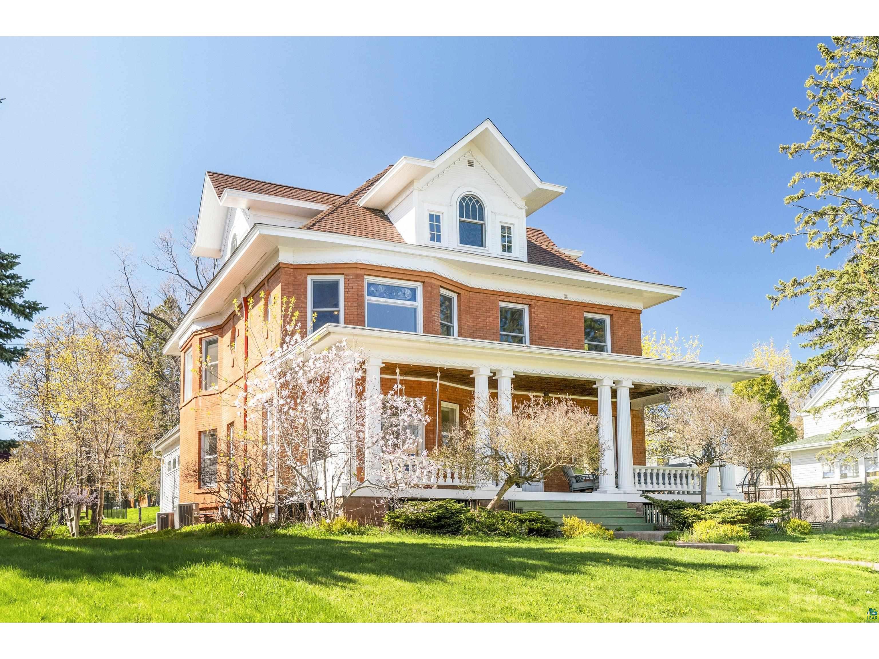 2407 E 3rd St Duluth MN 55812 6113621 image1