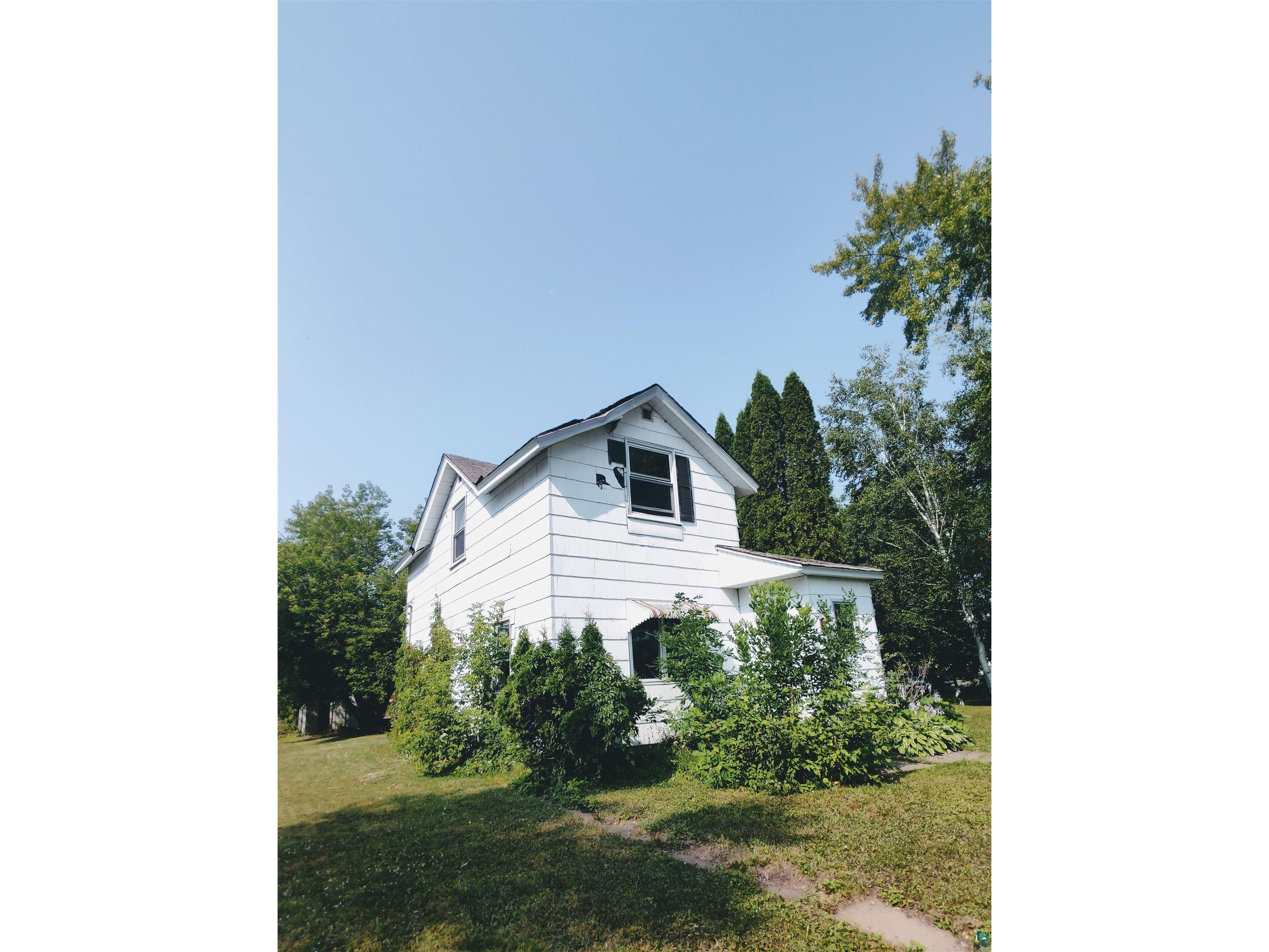 2410 E 3rd St Superior WI 54880 6109906 image1