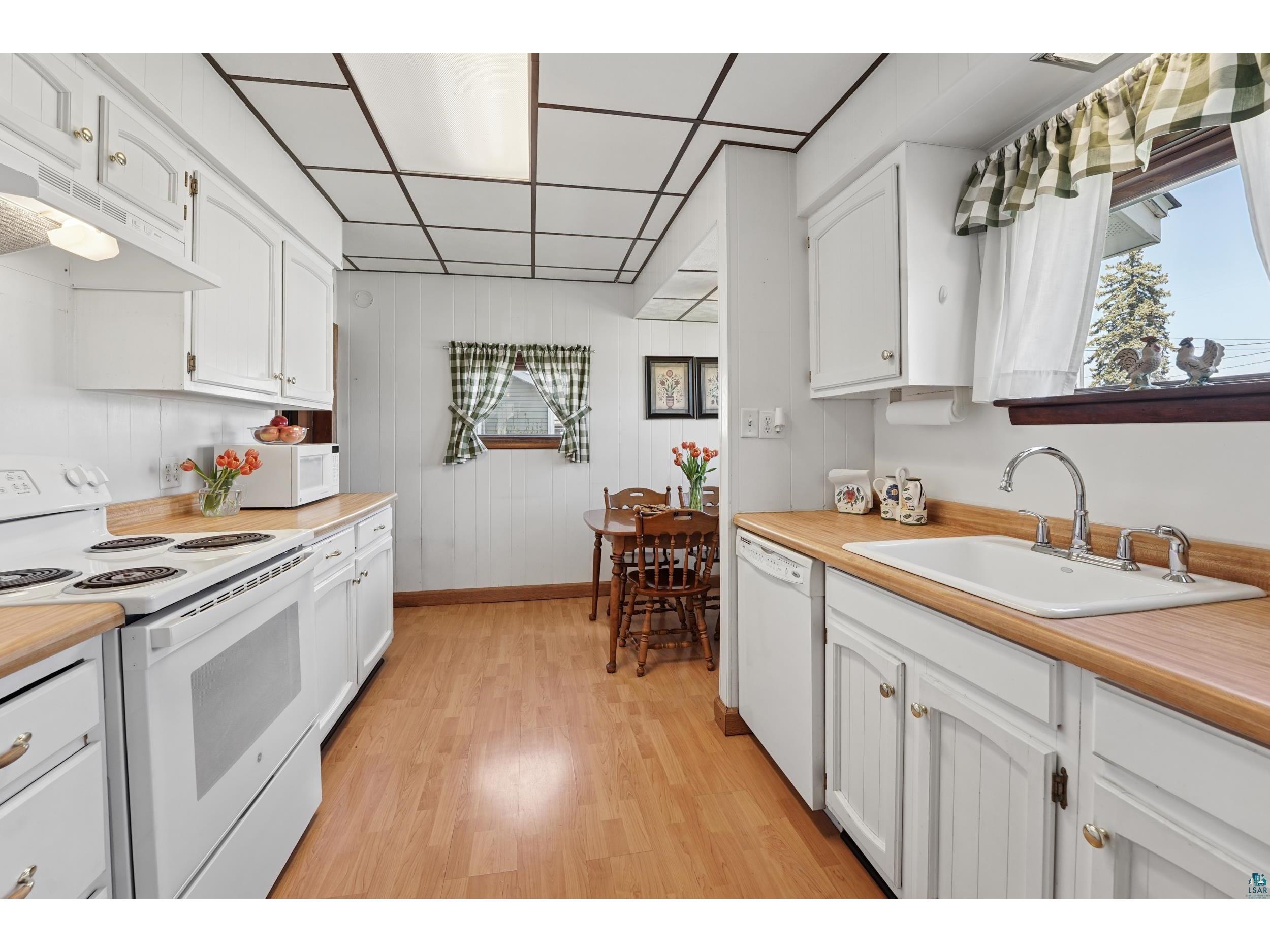 2410 Hughitt Ave Superior WI 54880 6125215 image9