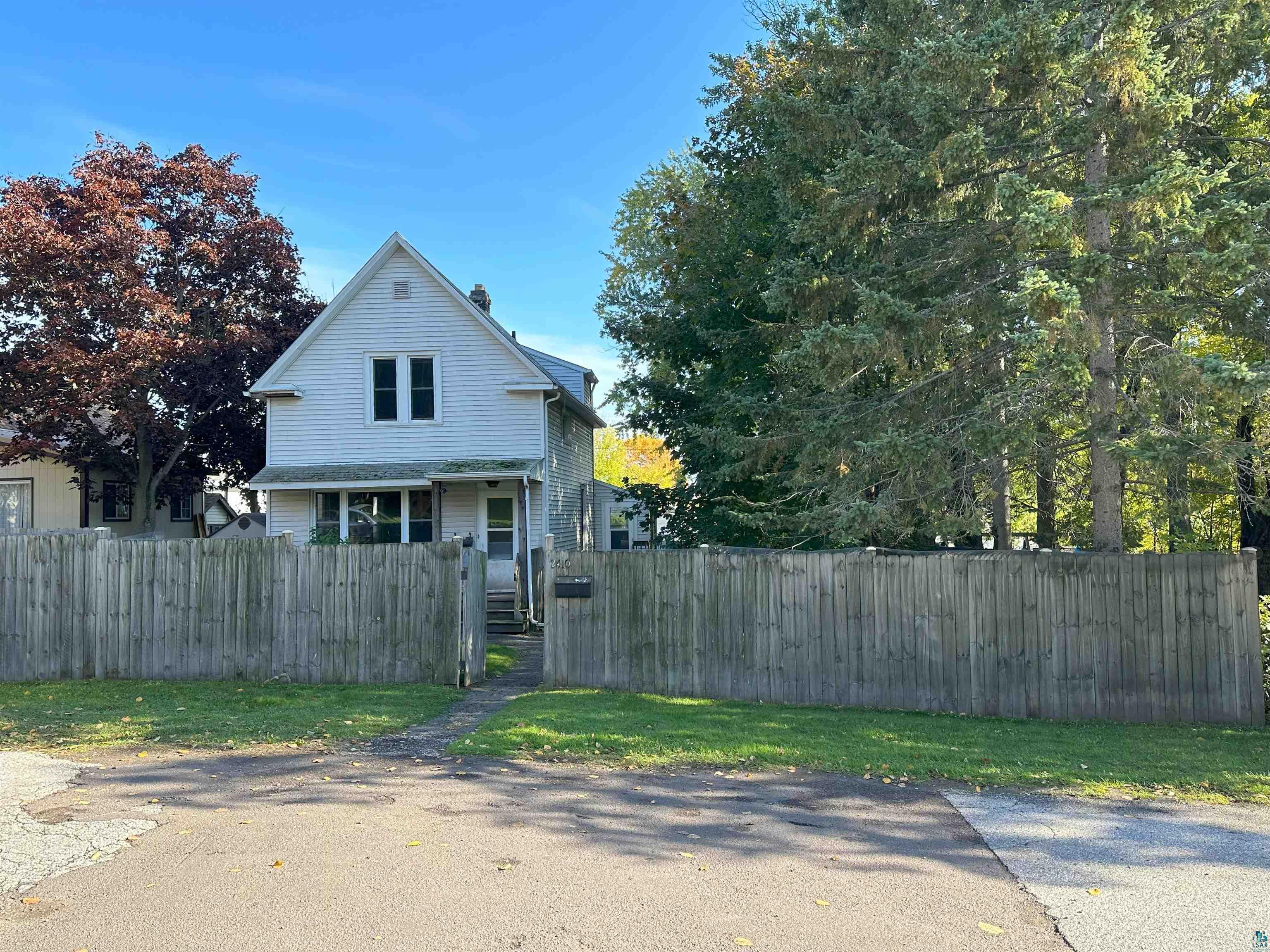 2410 W 9th St Duluth MN 55806 6111167 image1