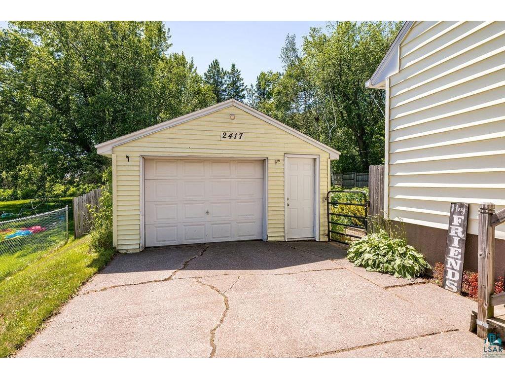 2417 Plymouth Ave Duluth MN 55811 6126785 image34