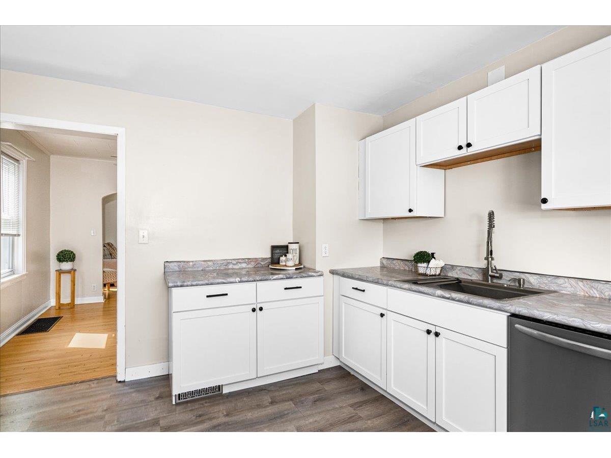 2418 W 2nd St Duluth MN 55806 6125624 image15