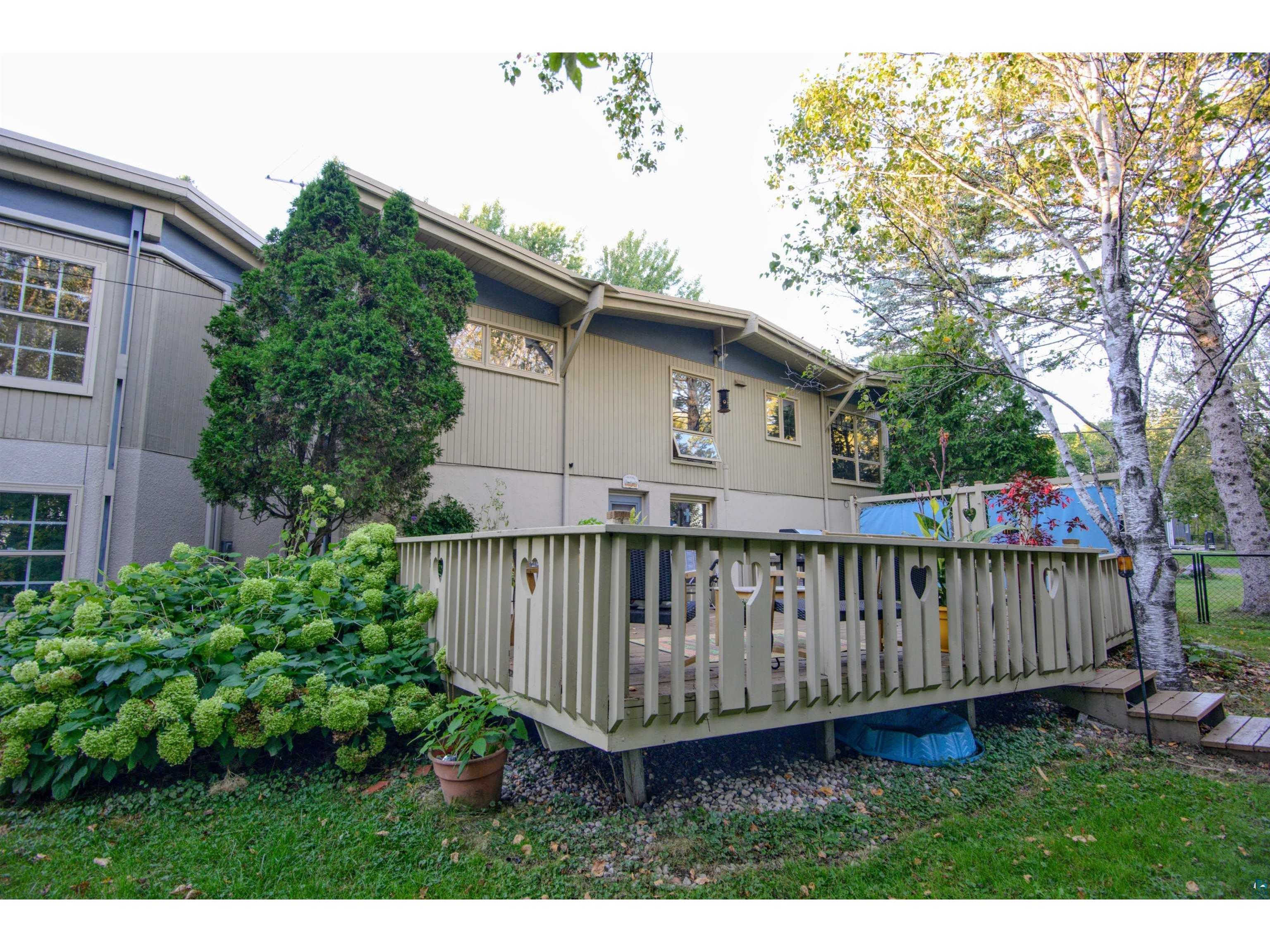 2421 Pineview Ave Duluth MN 55811 6117157 image1