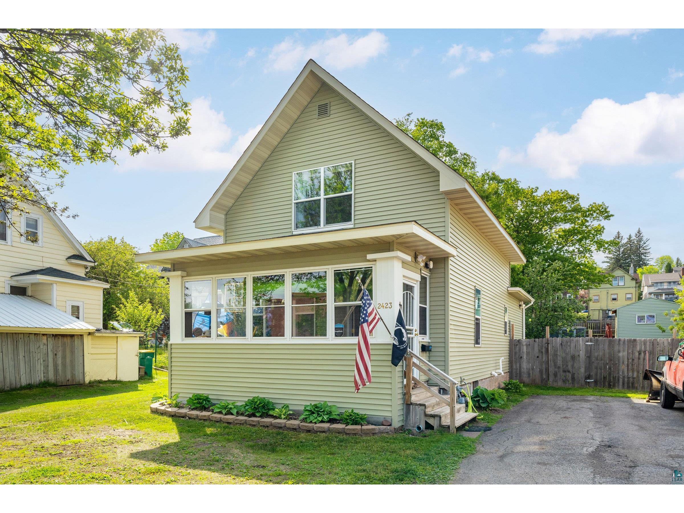 2423 W 5th St Duluth MN 55806 6108686 image1