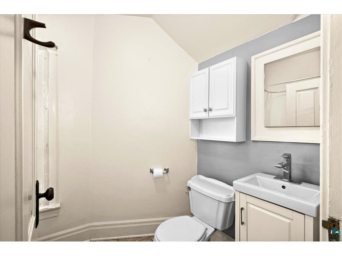 2424 W 7th St Duluth MN 55806 6126178 image20