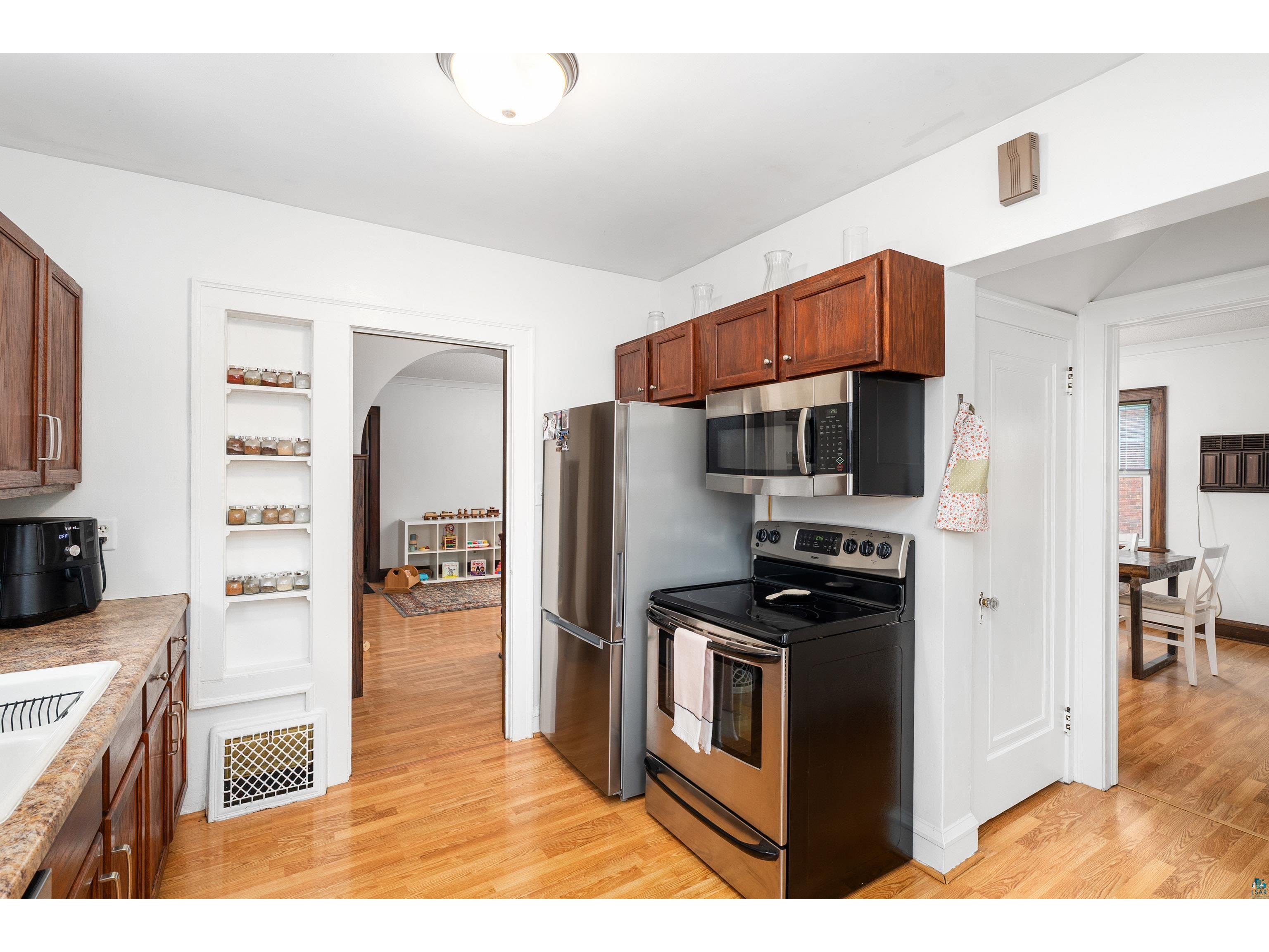 2431 Hammond Ave Superior WI 54880 6124889 image17