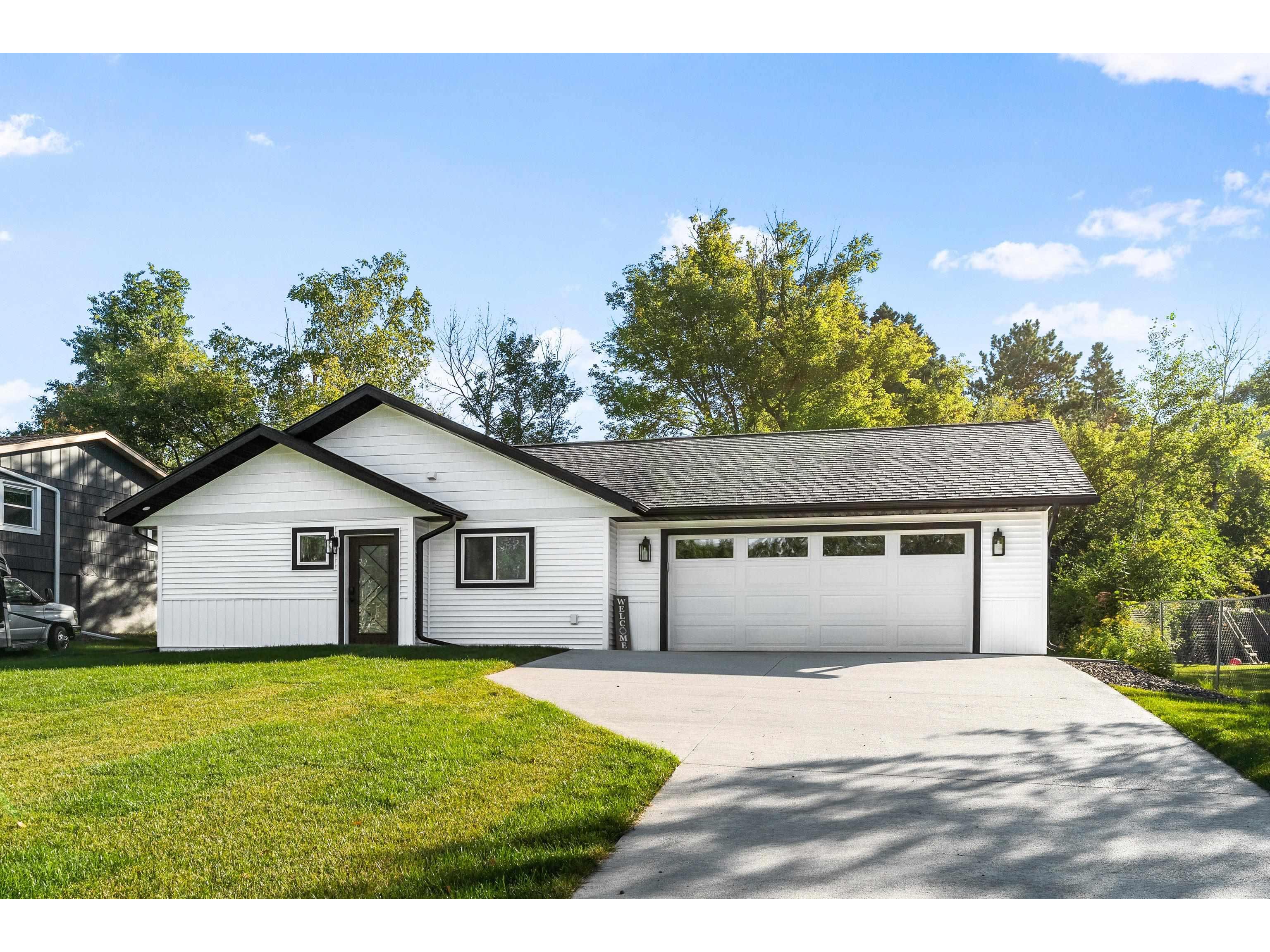 2440 Hutchinson Rd Duluth MN 55811 6121590 image1