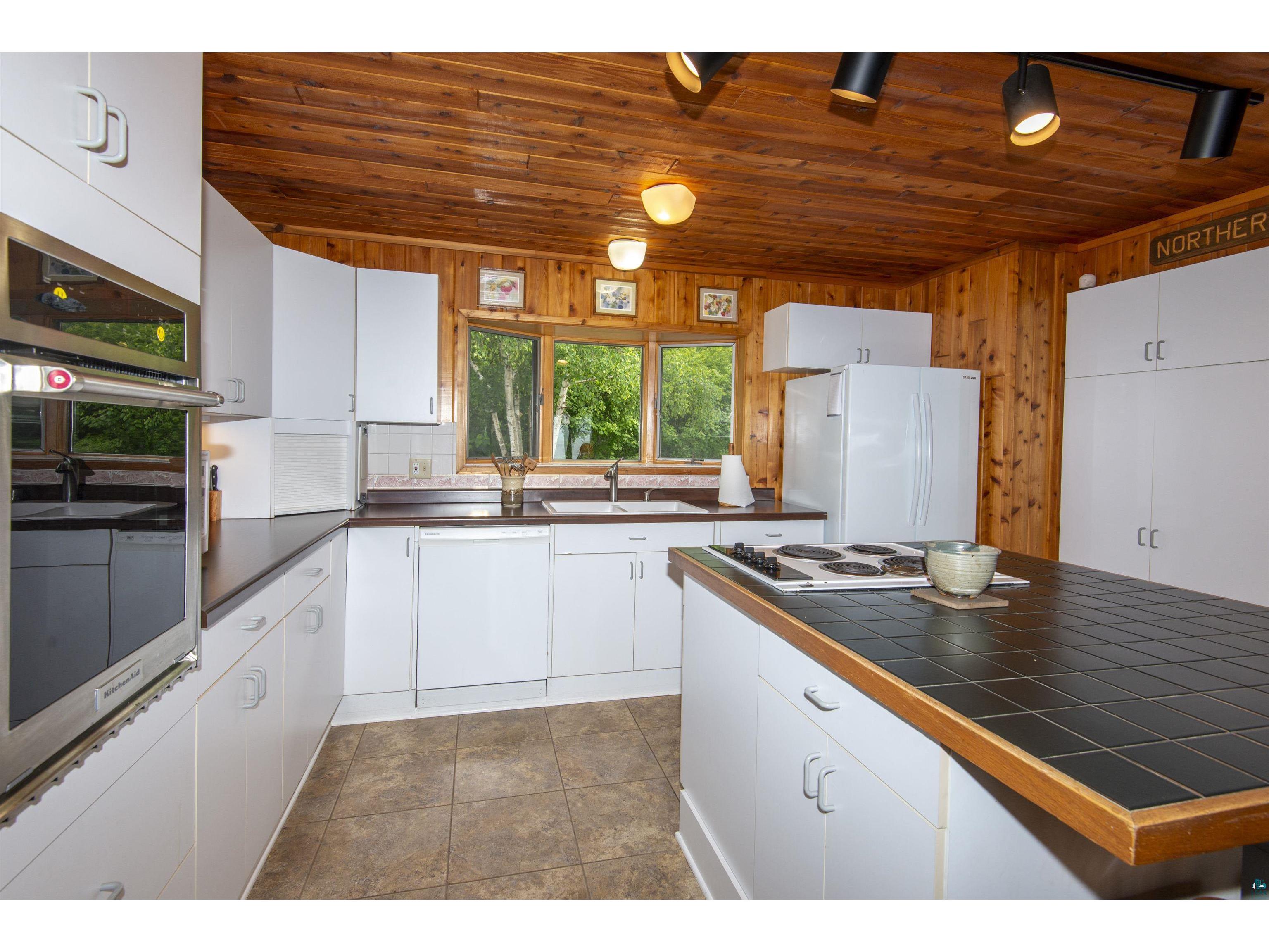 2457 Highway 61 E Grand Marais MN 55604 6126541 image25